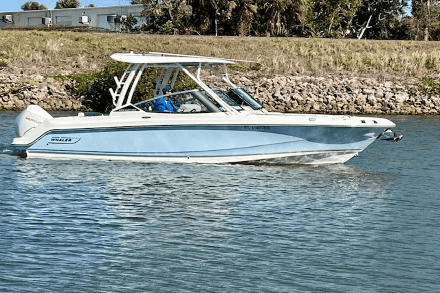 2021 Boston Whaler 240 VANTAGE Image Thumbnail #3