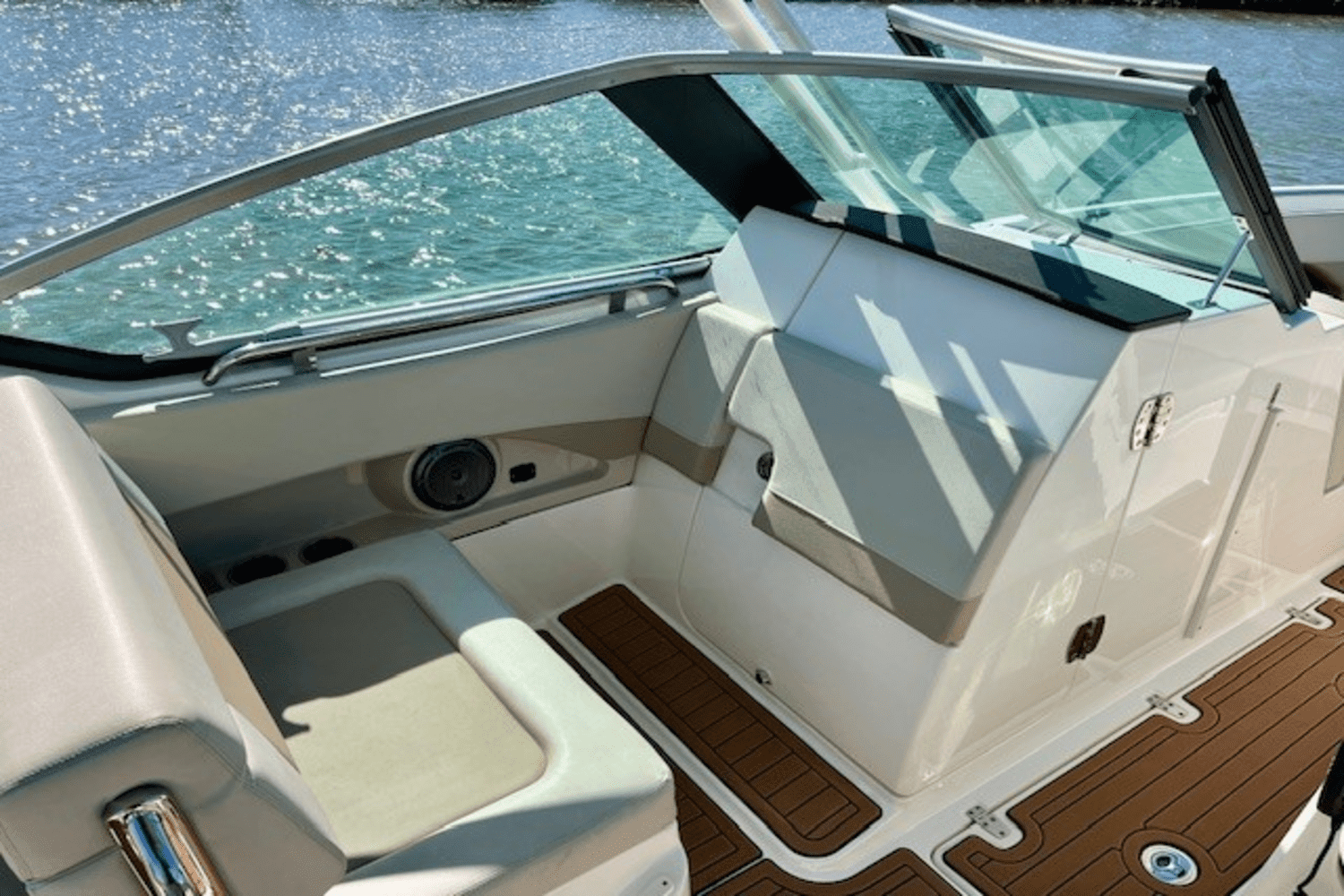 2021 Boston Whaler 240 VANTAGE Image Thumbnail #15