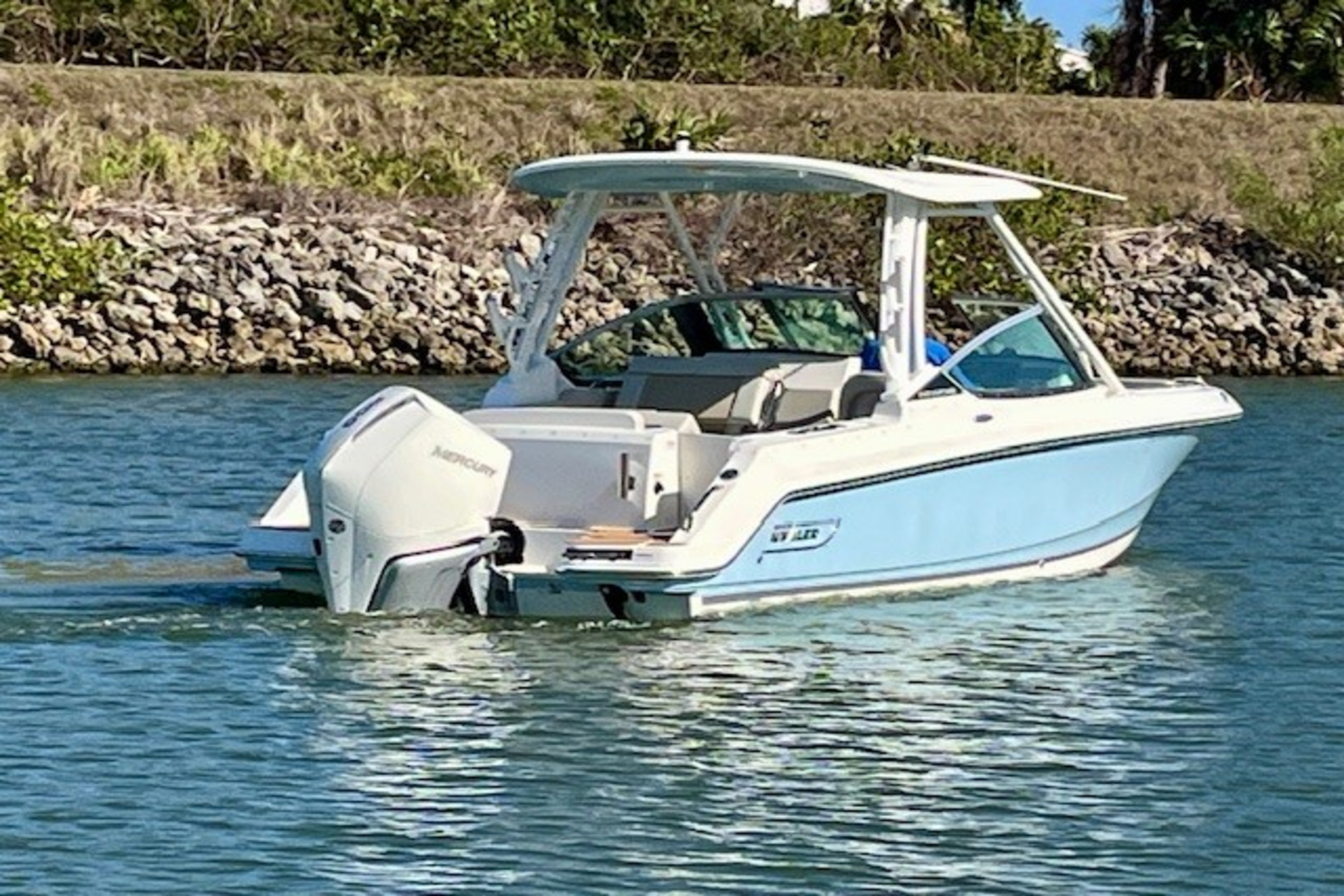 2021 Boston Whaler 240 VANTAGE Image Thumbnail #4