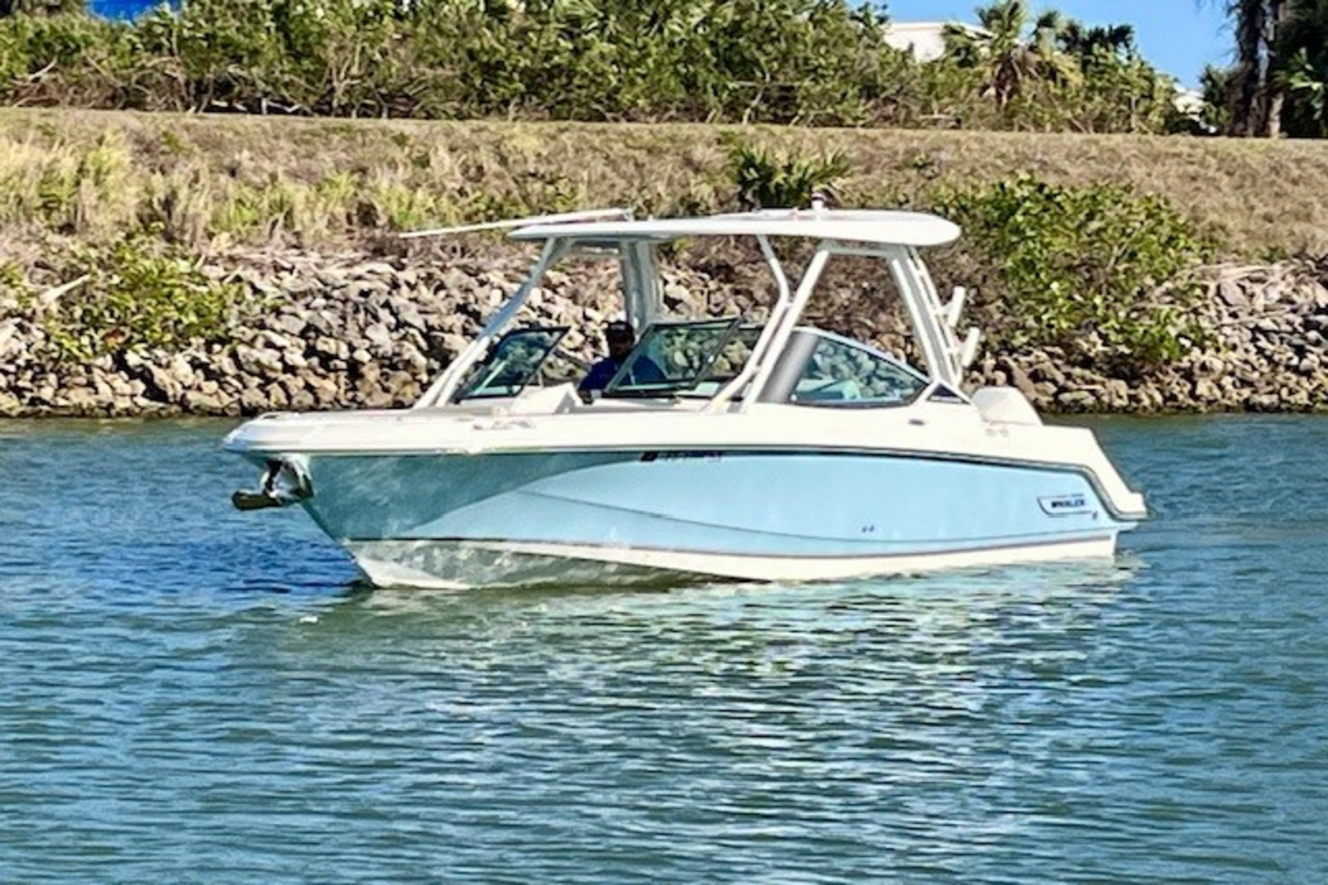 2021 Boston Whaler 240 VANTAGE Image Thumbnail #5