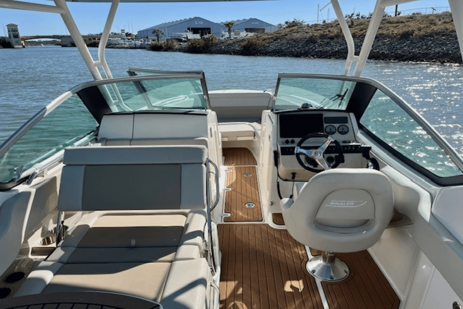 2021 Boston Whaler 240 VANTAGE Image Thumbnail #10