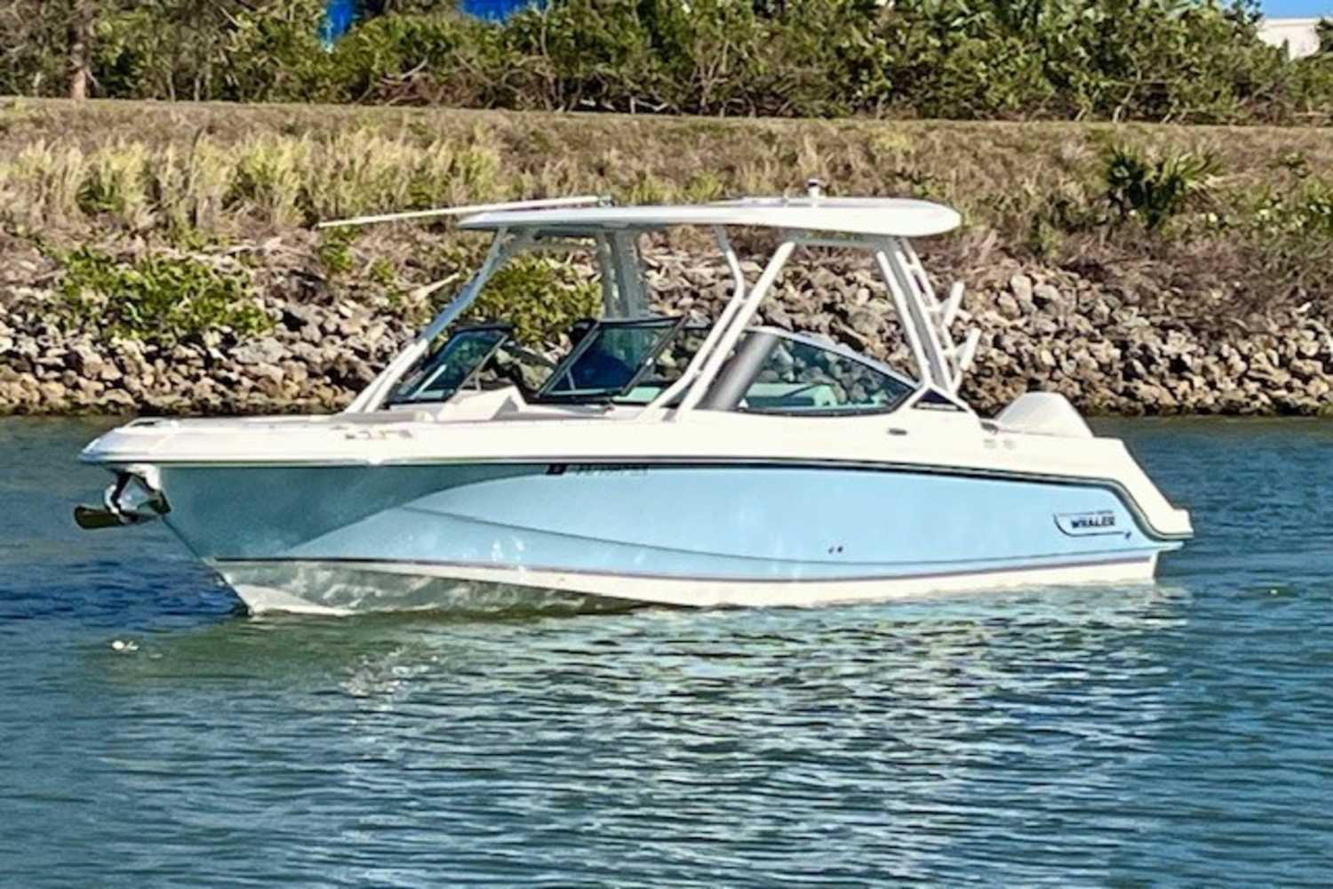 2021 Boston Whaler 240 VANTAGE Image Thumbnail #6