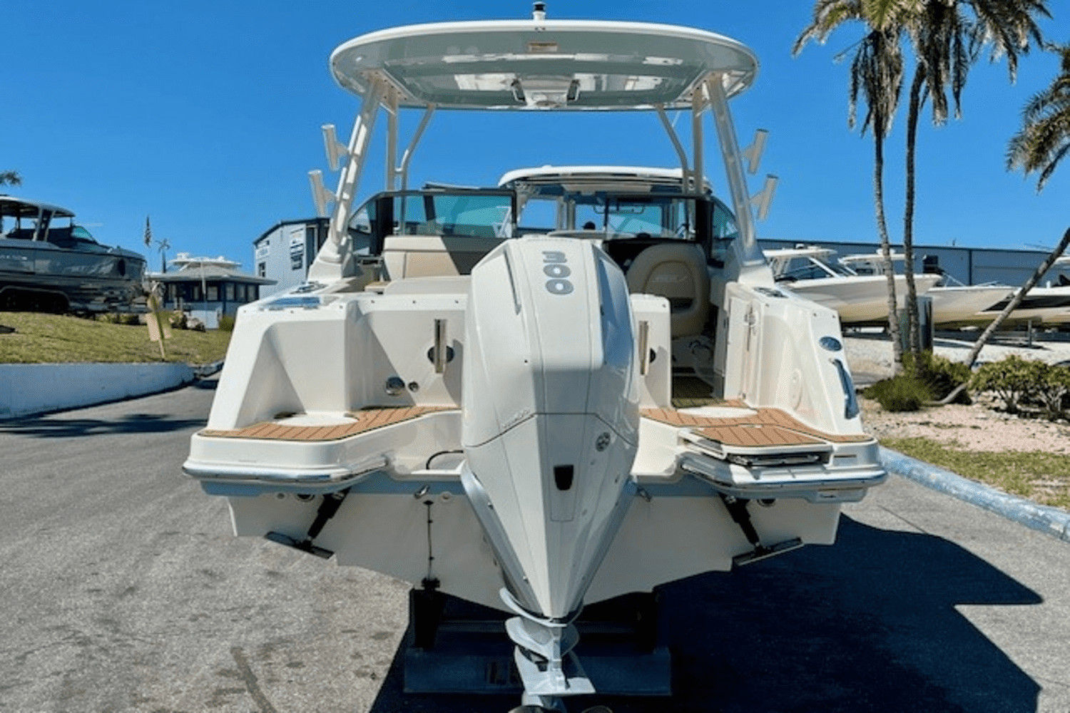 2021 Boston Whaler 240 VANTAGE Image Thumbnail #2