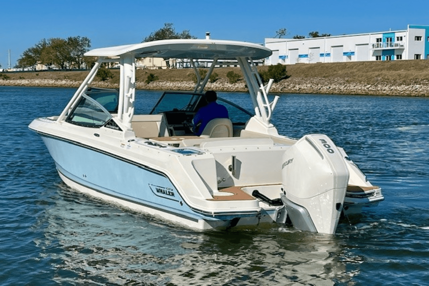 2021 Boston Whaler 240 VANTAGE Image Thumbnail #9