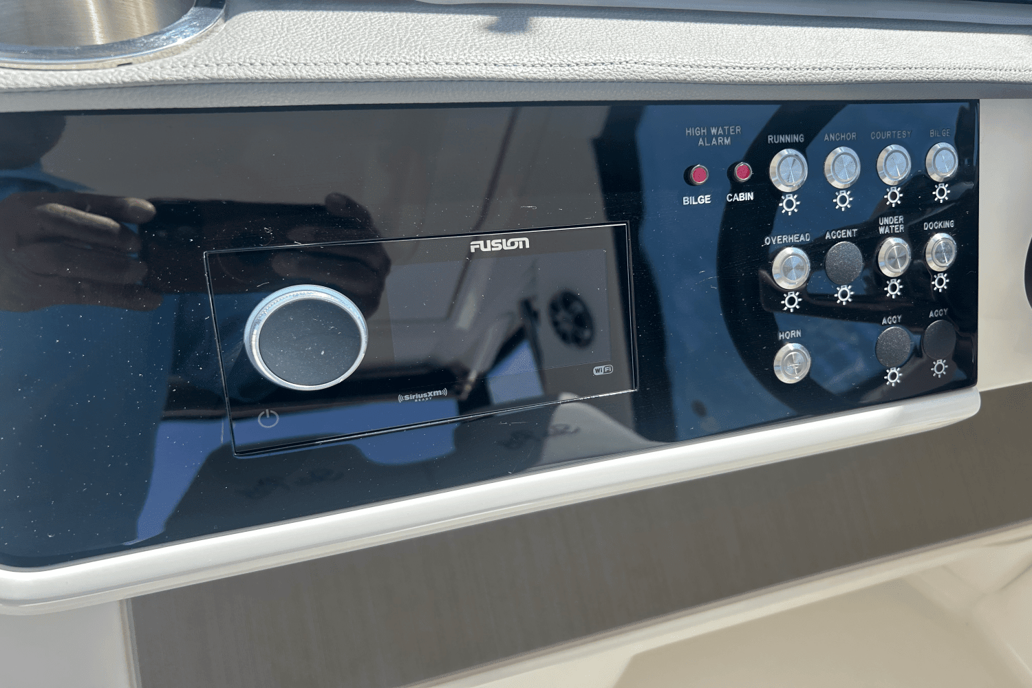 2023 Sea Ray 320 DA OB Image Thumbnail #29