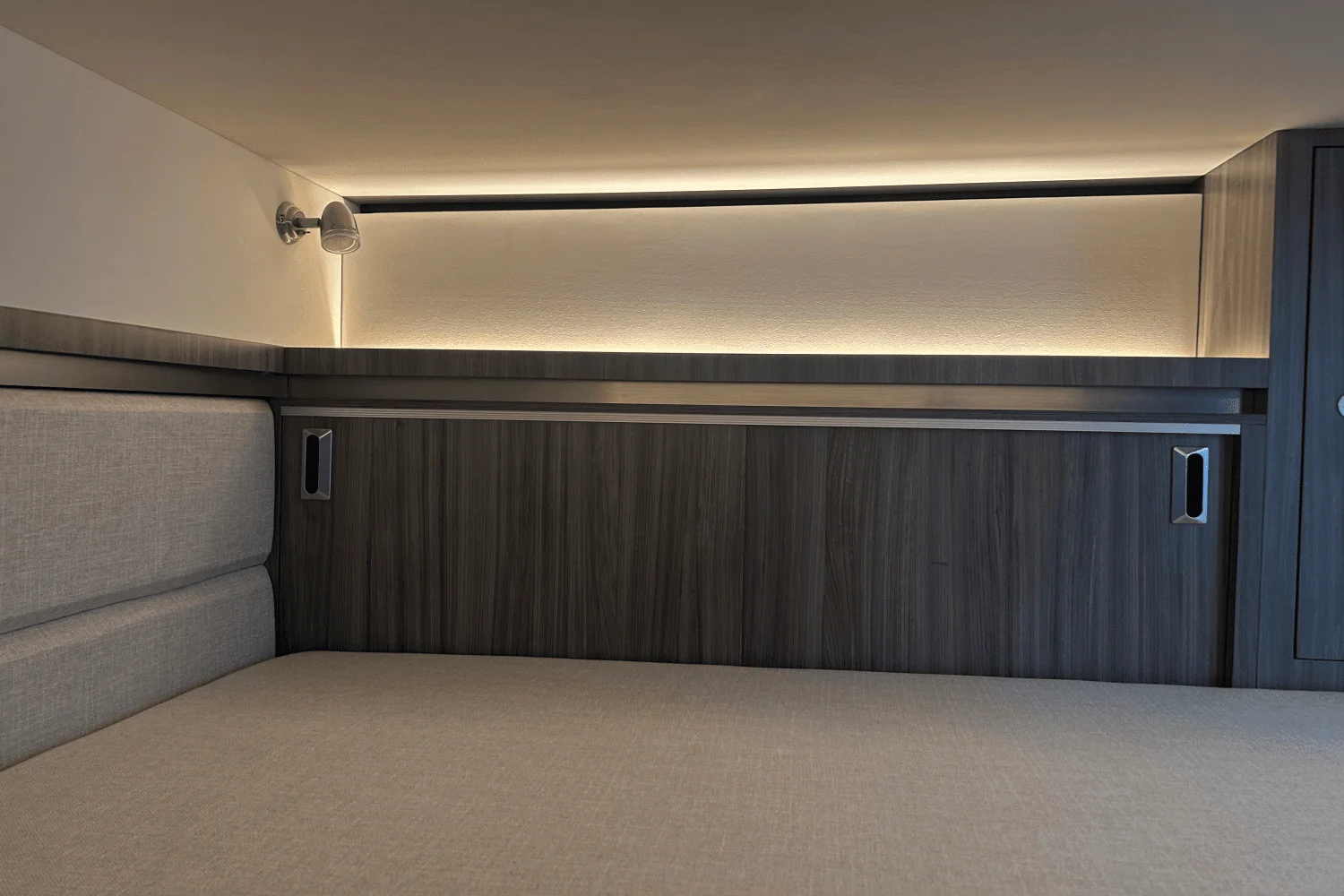 2023 Sea Ray 320 DA OB Image Thumbnail #17