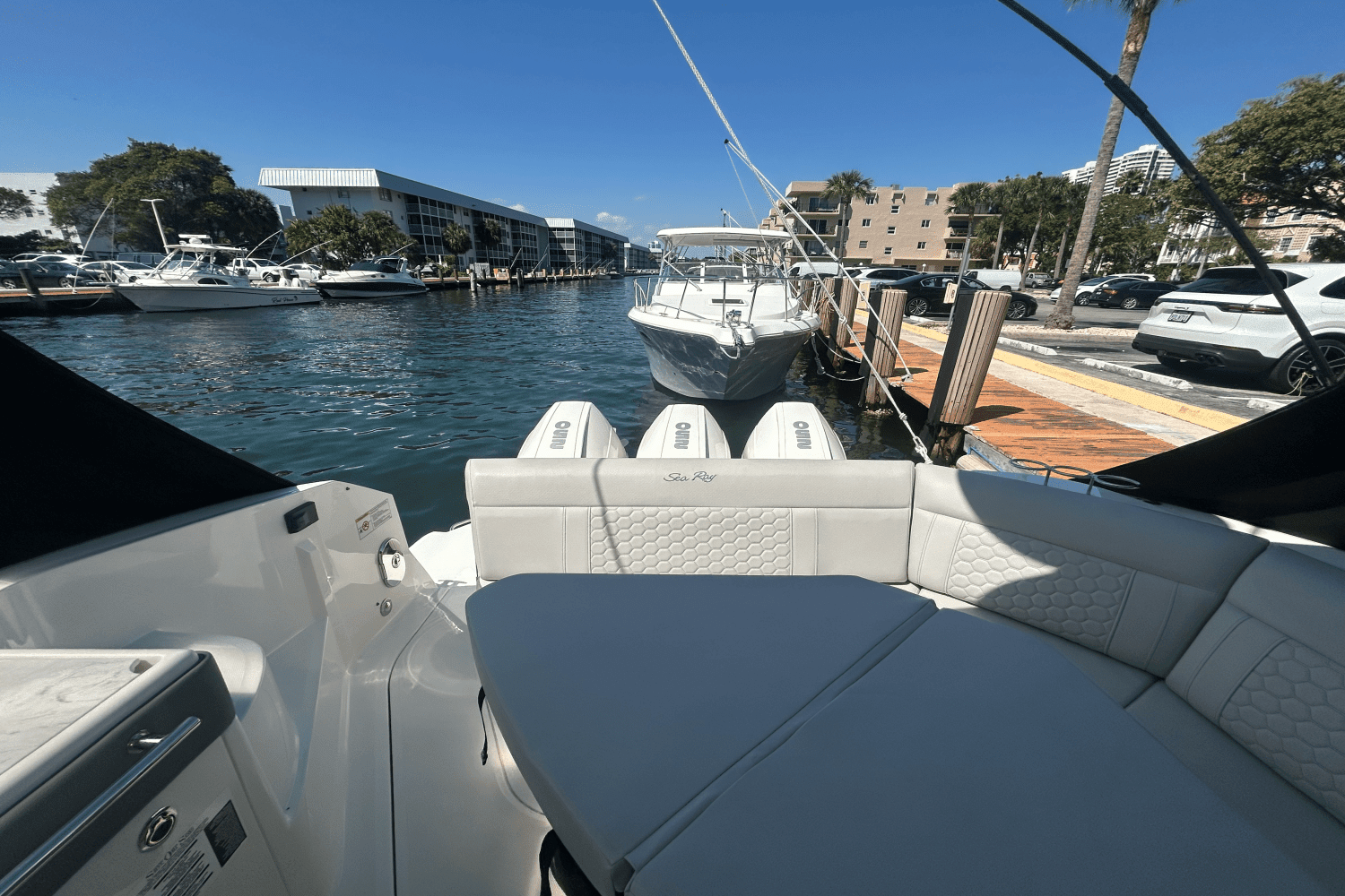 2023 Sea Ray 320 DA OB Image Thumbnail #45