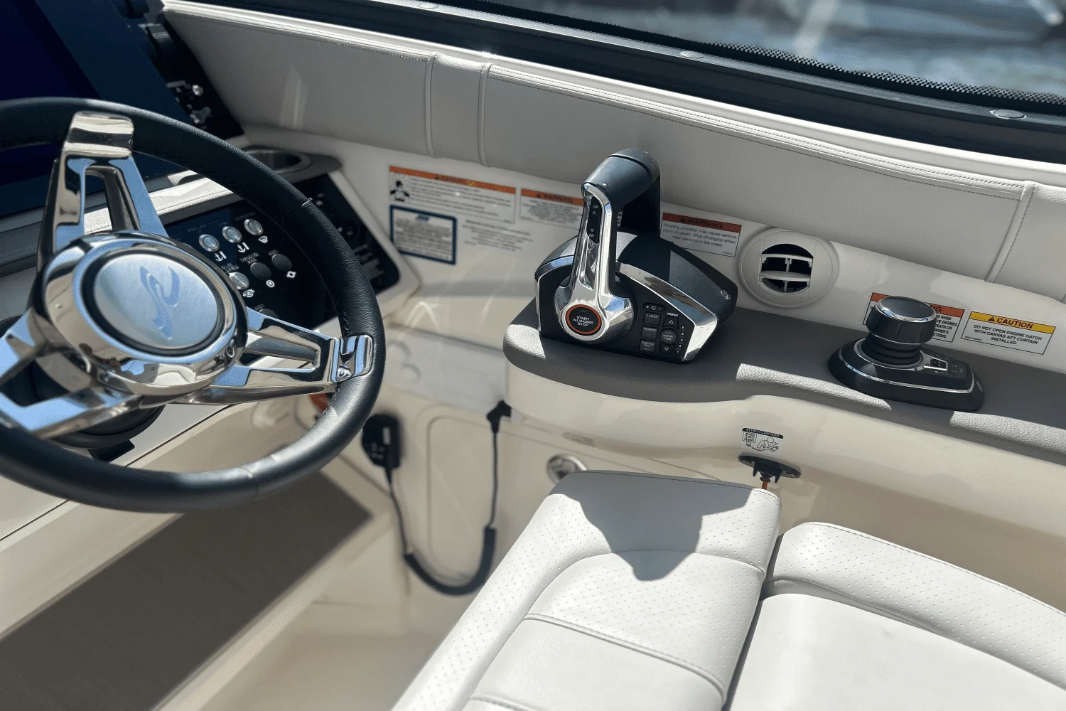 2023 Sea Ray 320 DA OB Image Thumbnail #35