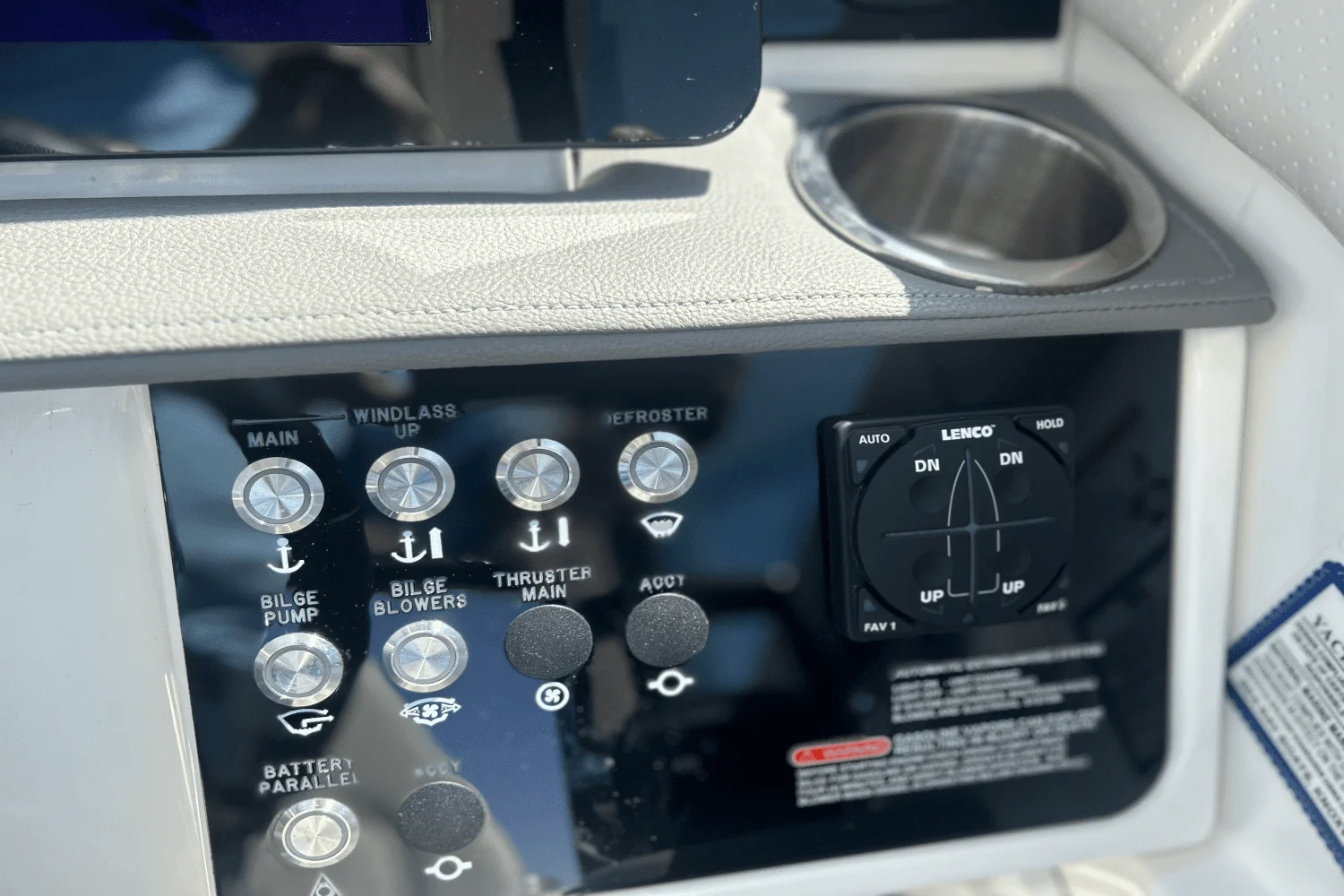 2023 Sea Ray 320 DA OB Image Thumbnail #33