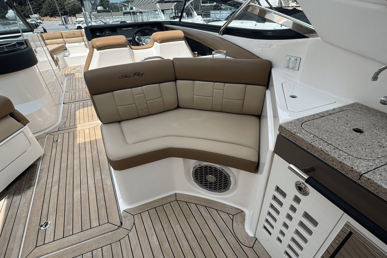 2015 Sea Ray 350 SLX Image Thumbnail #15