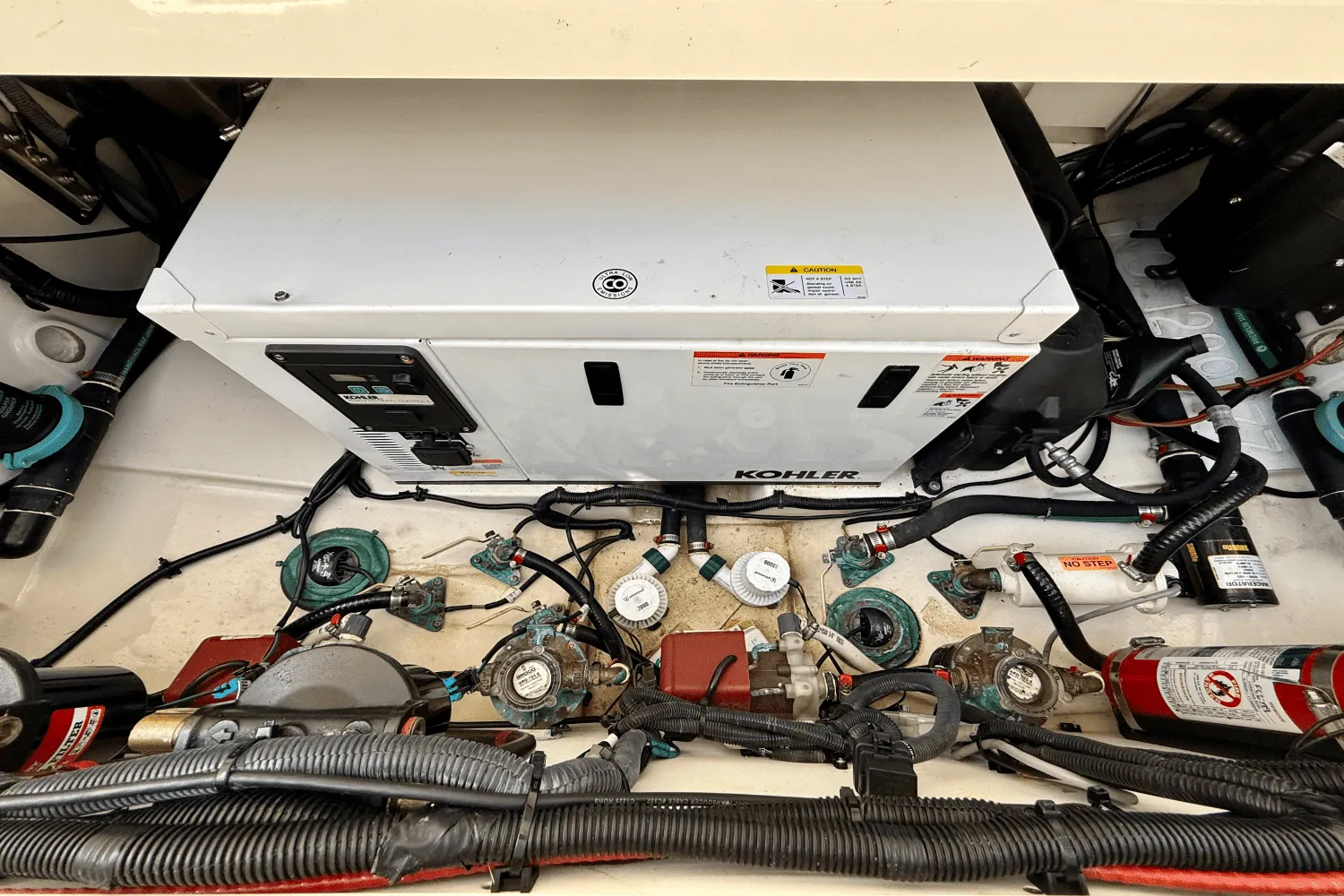 2015 Boston Whaler 345 CONQUEST Image Thumbnail #19