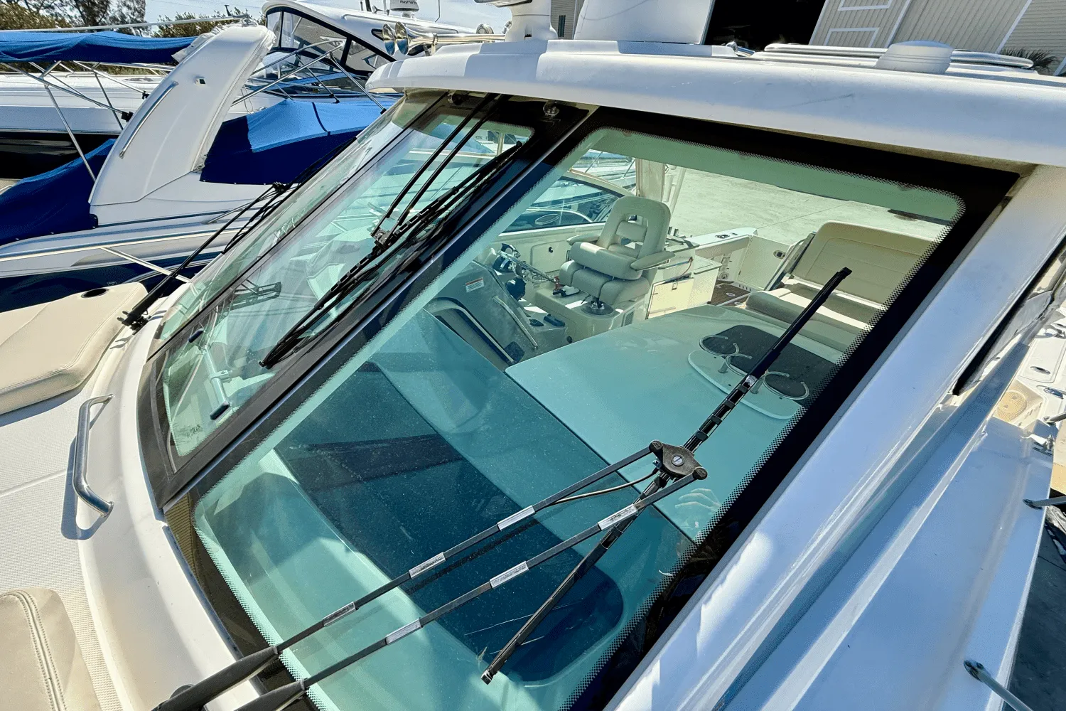 2015 Boston Whaler 345 CONQUEST Image Thumbnail #9