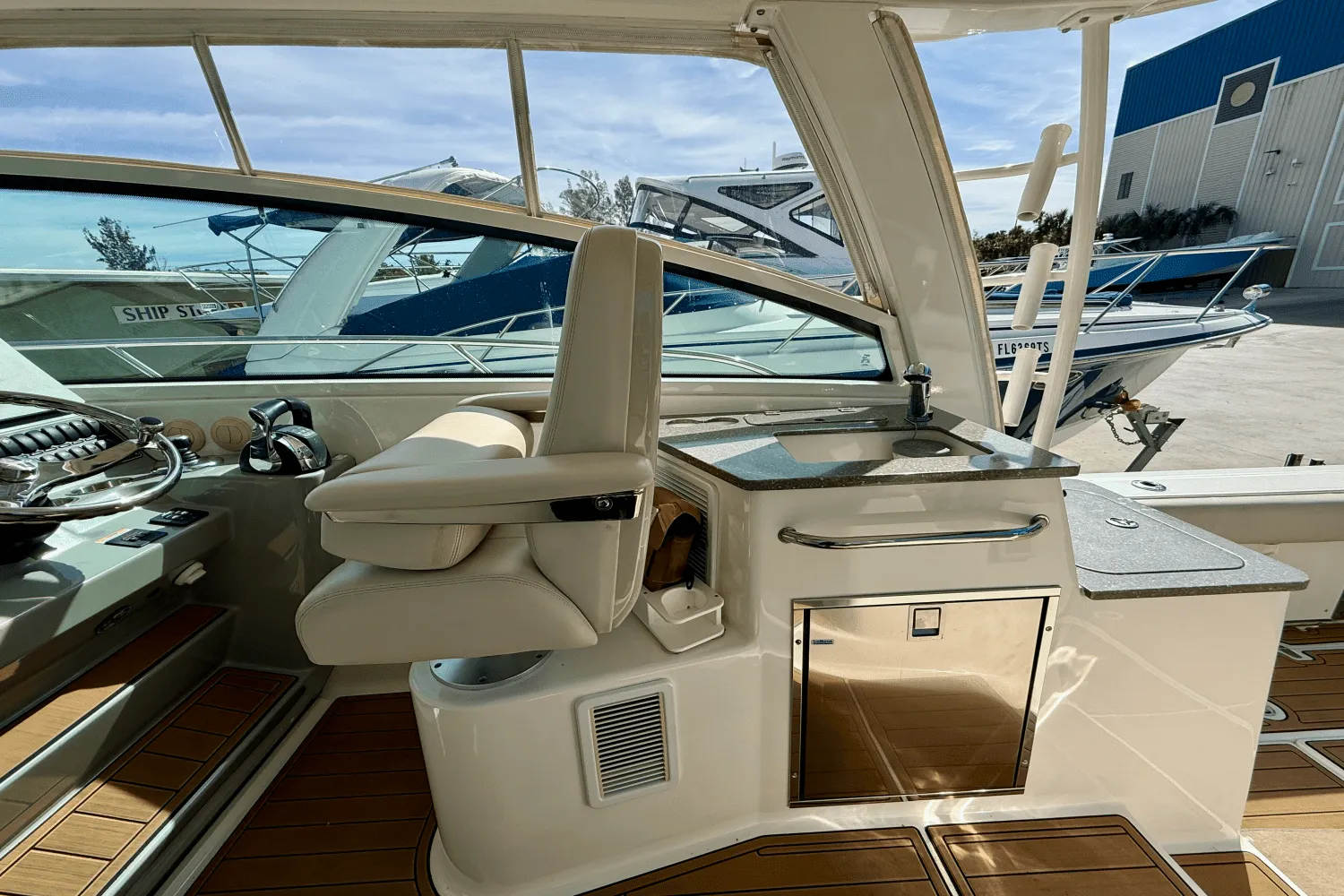 2015 Boston Whaler 345 CONQUEST Image Thumbnail #27