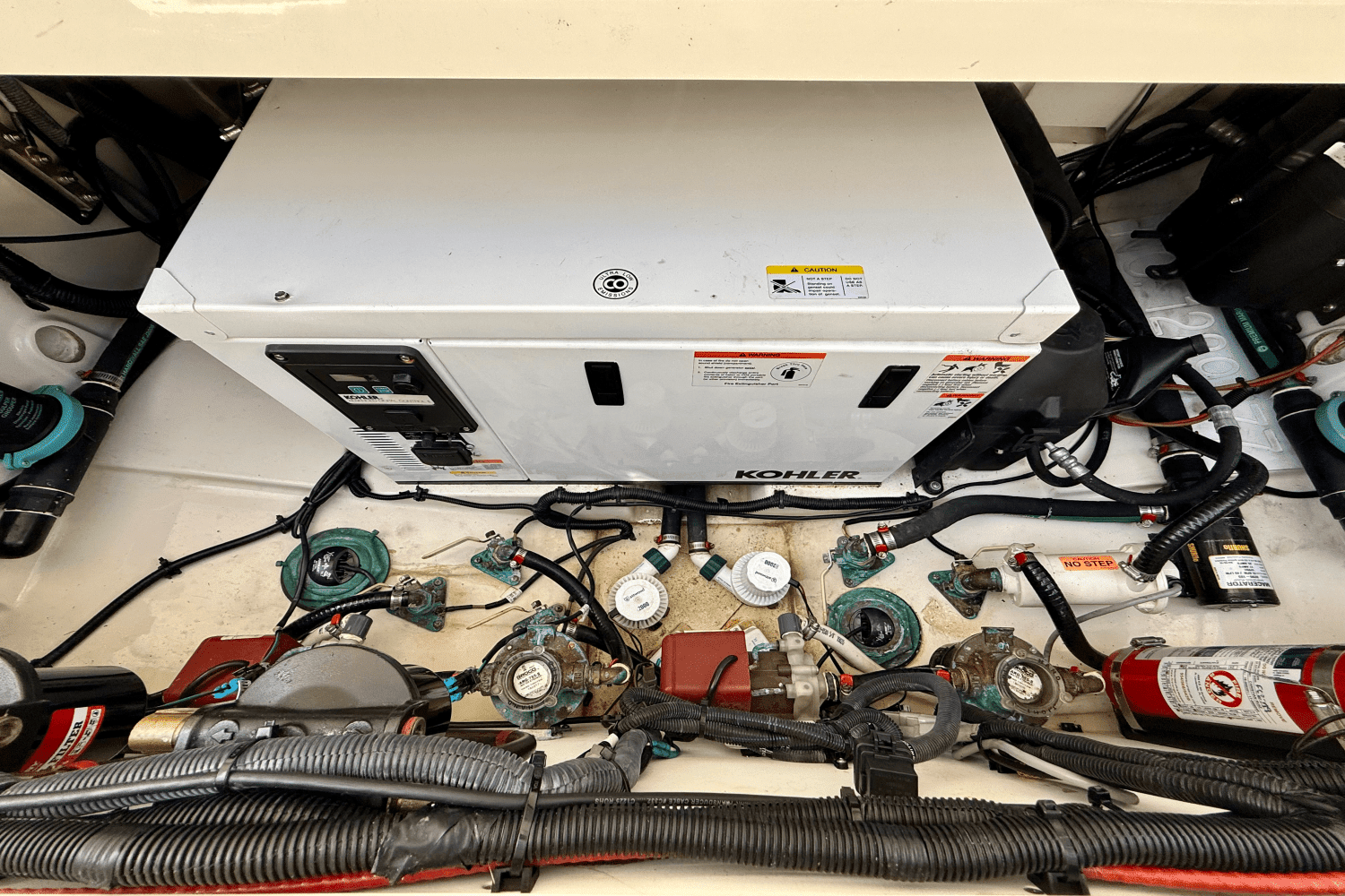 2015 Boston Whaler 345 CONQUEST Image Thumbnail #19