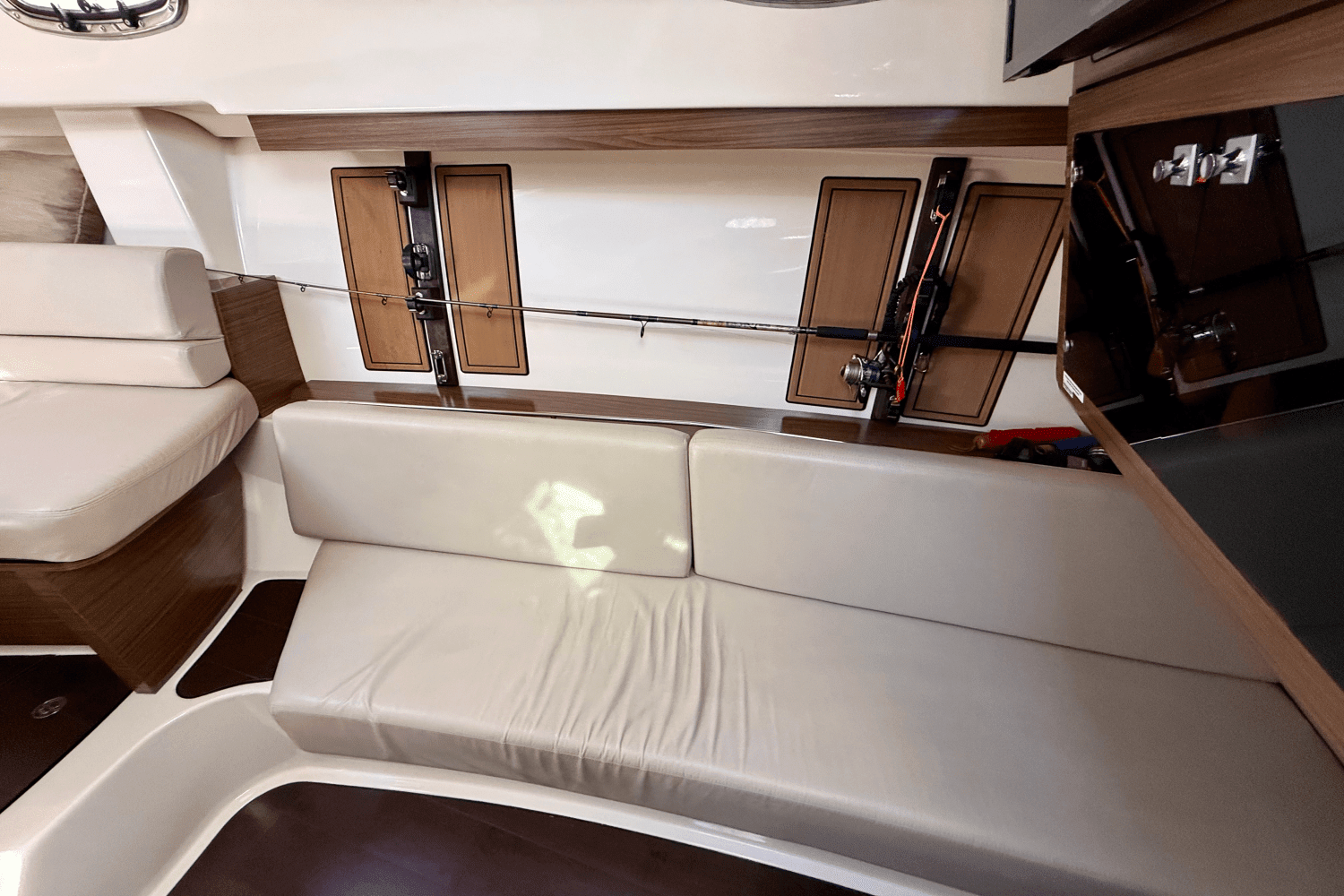 2015 Boston Whaler 345 CONQUEST Image Thumbnail #36