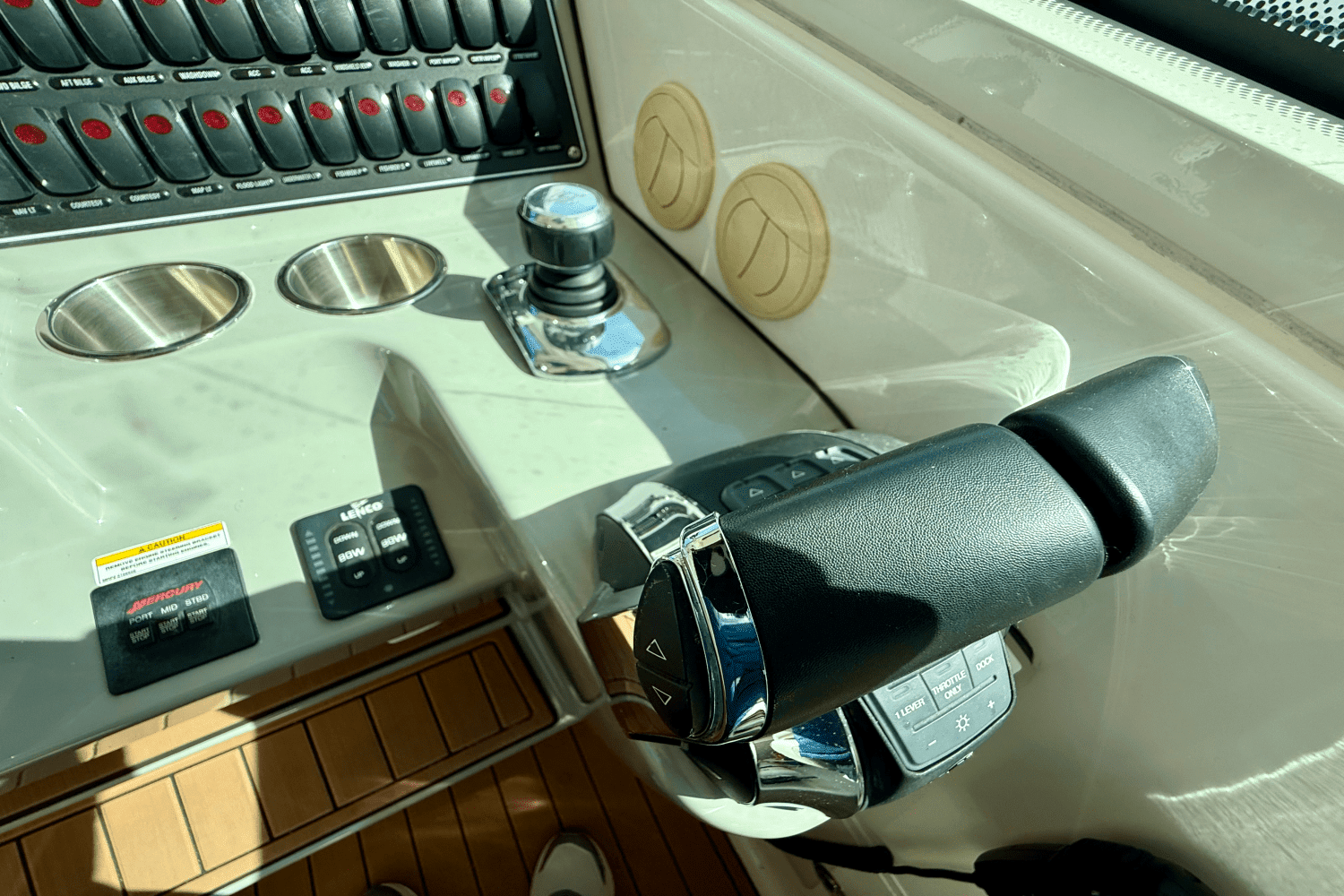 2015 Boston Whaler 345 CONQUEST Image Thumbnail #32