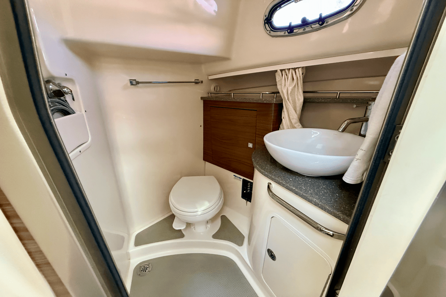 2015 Boston Whaler 345 CONQUEST Image Thumbnail #39