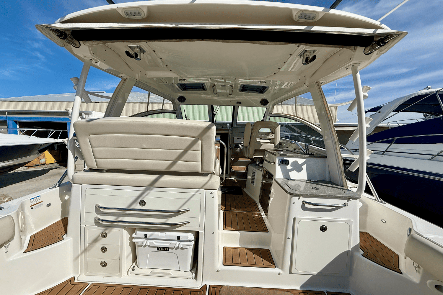 2015 Boston Whaler 345 CONQUEST Image Thumbnail #20