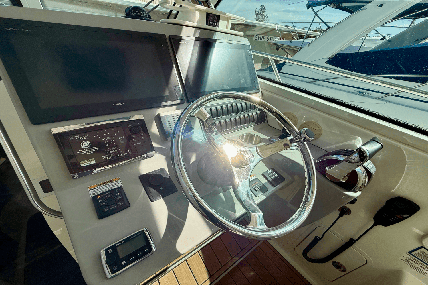 2015 Boston Whaler 345 CONQUEST Image Thumbnail #29