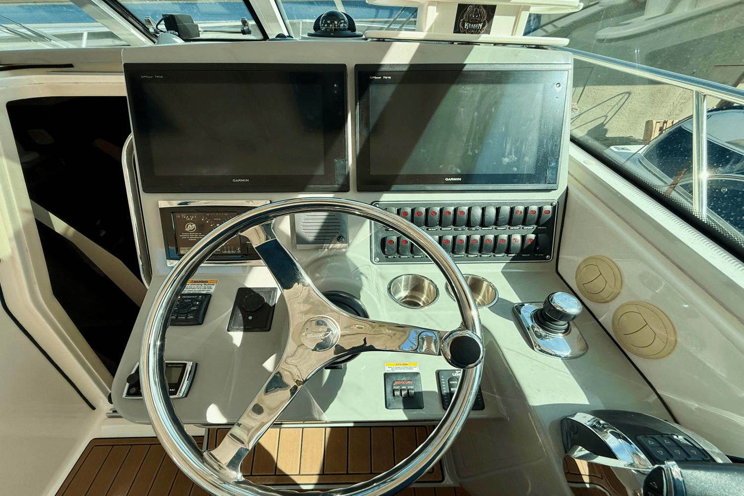 2015 Boston Whaler 345 CONQUEST Image Thumbnail #30