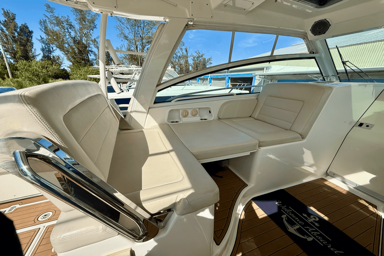 2015 Boston Whaler 345 CONQUEST Image Thumbnail #25
