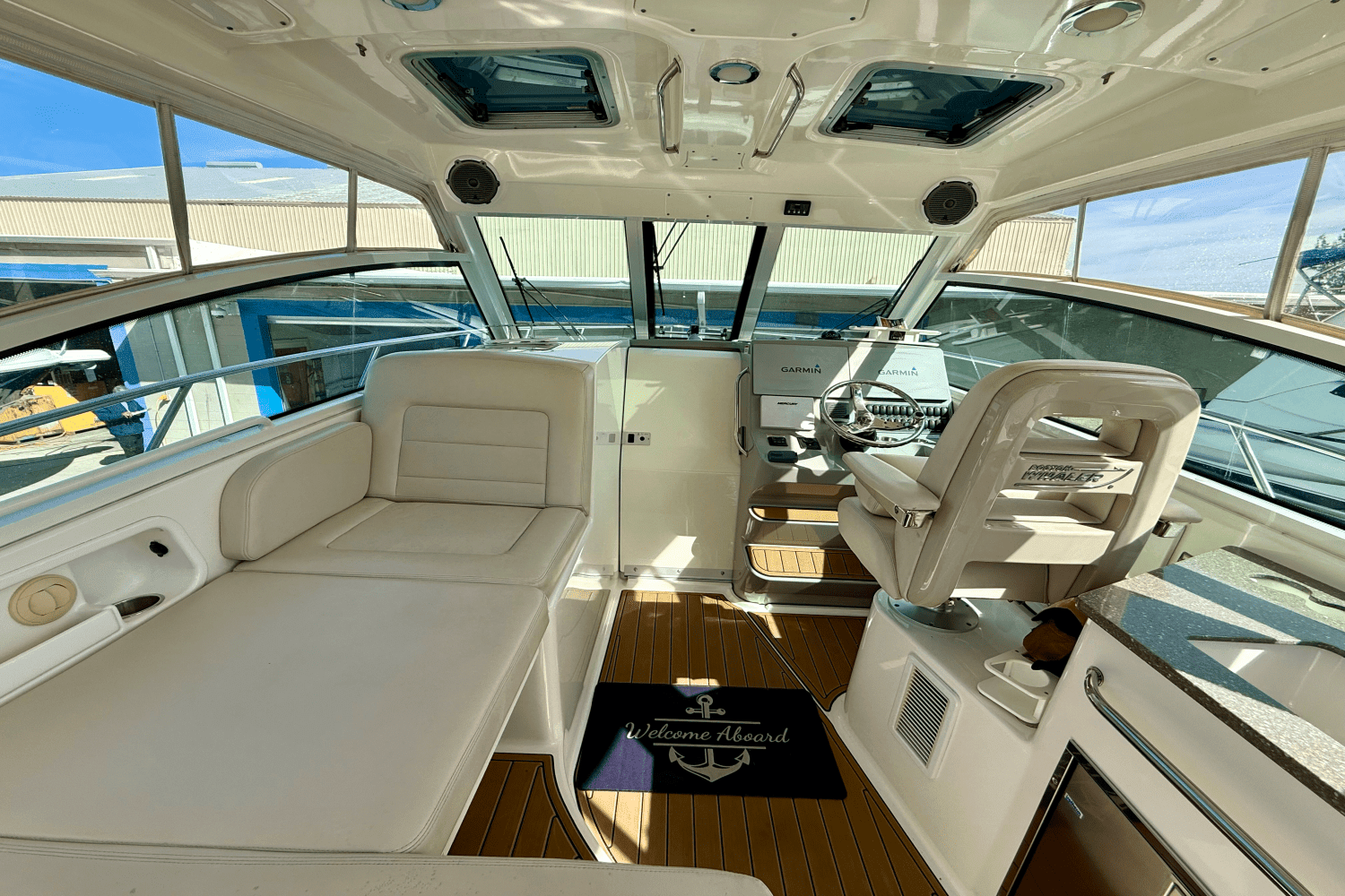 2015 Boston Whaler 345 CONQUEST Image Thumbnail #22