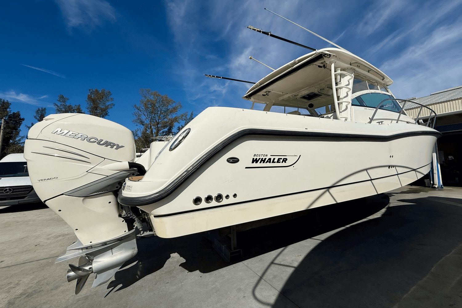 2015 Boston Whaler 345 CONQUEST Image Thumbnail #4