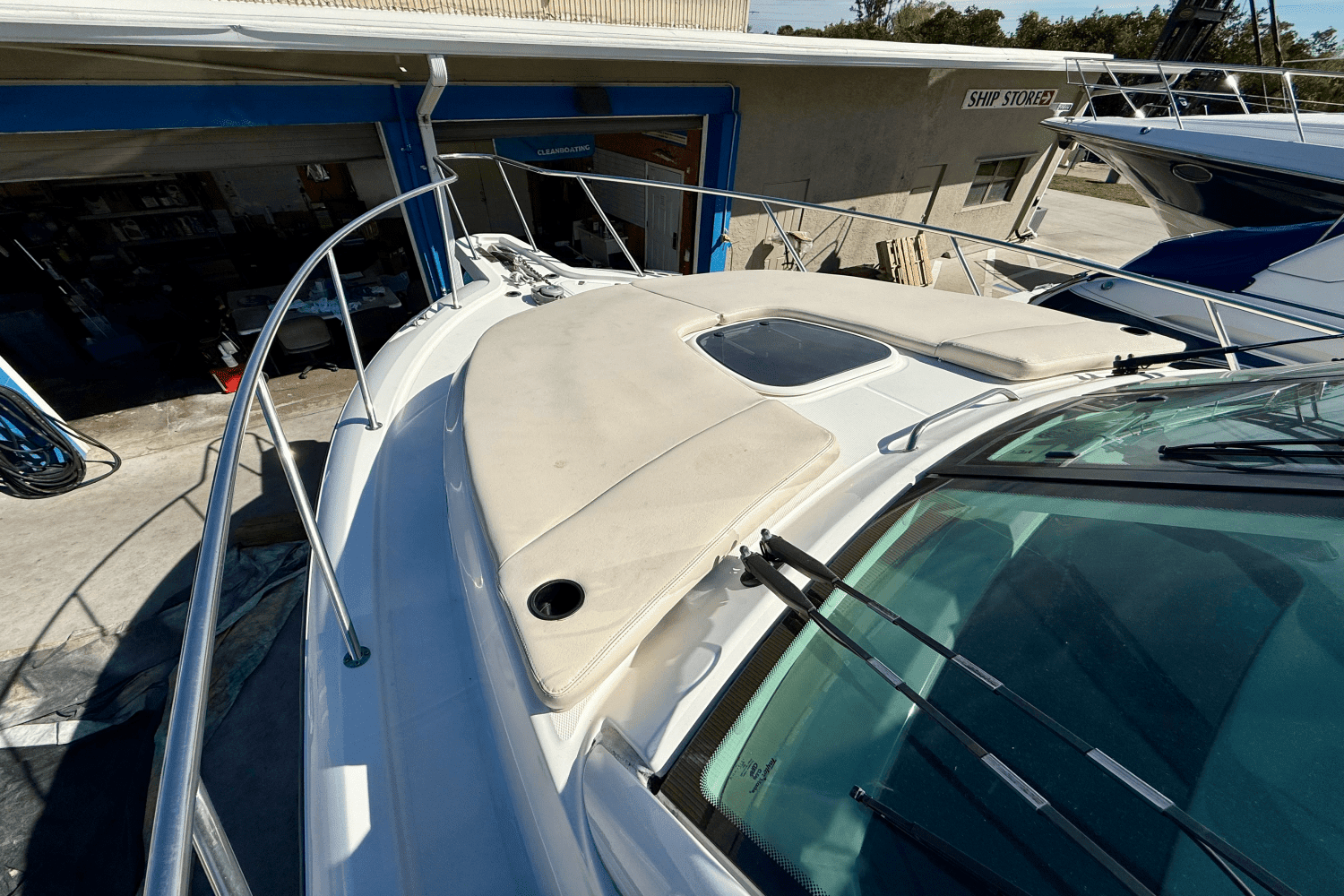 2015 Boston Whaler 345 CONQUEST Image Thumbnail #12
