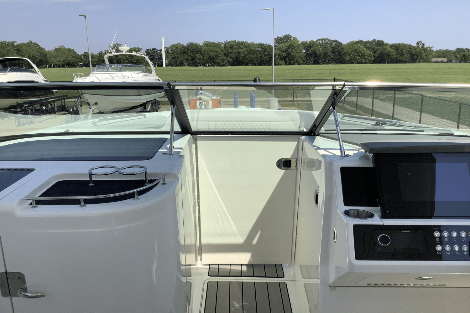 2026 Sea Ray SLX 350 Image Thumbnail #36