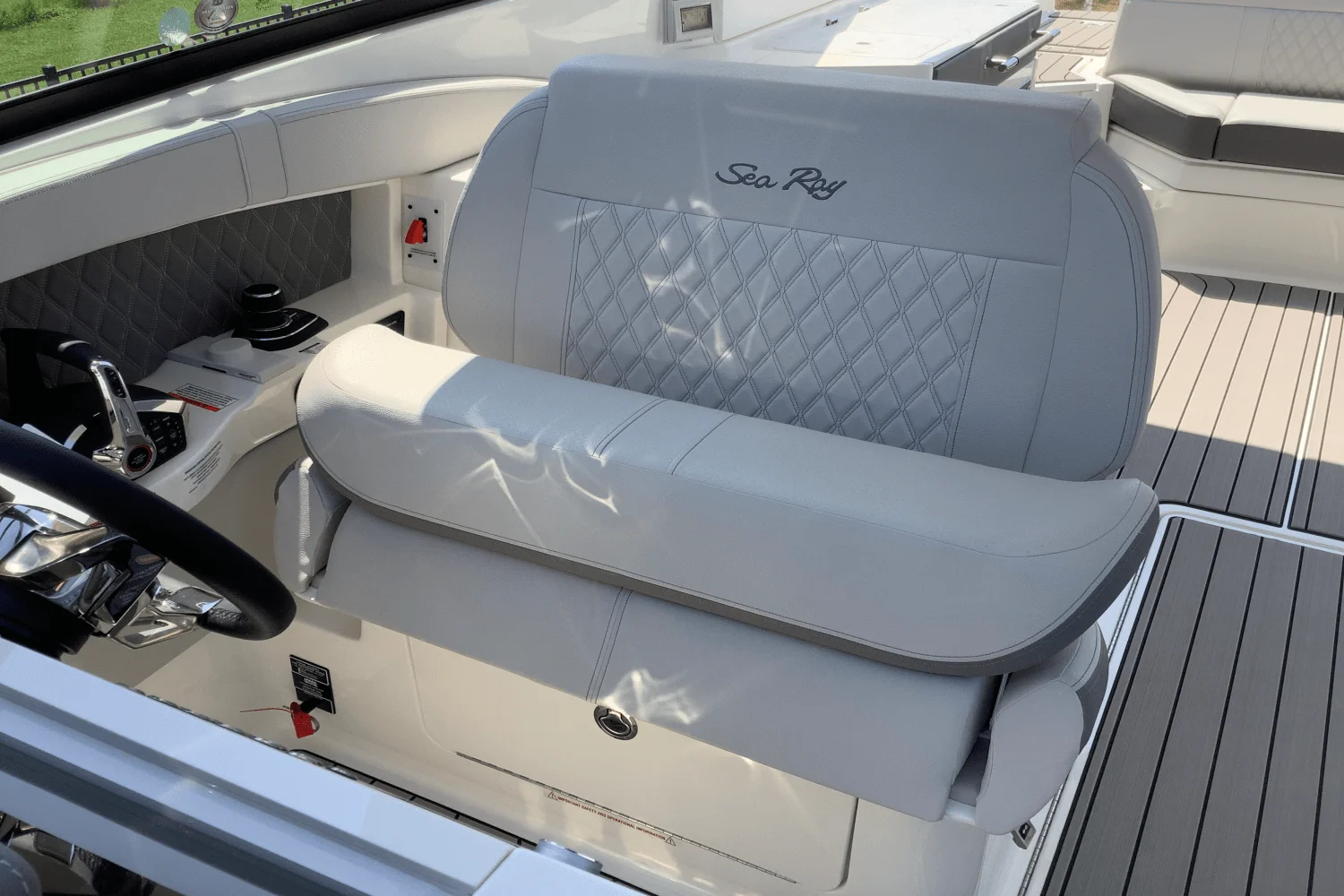 2026 Sea Ray SLX 350 Image Thumbnail #30
