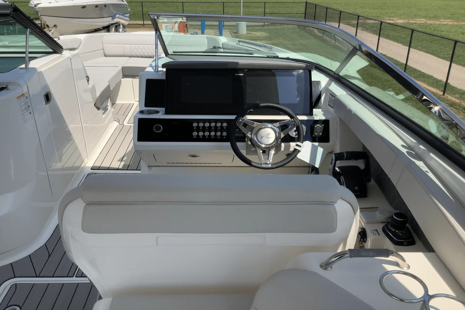 2026 Sea Ray SLX 350 Image Thumbnail #20