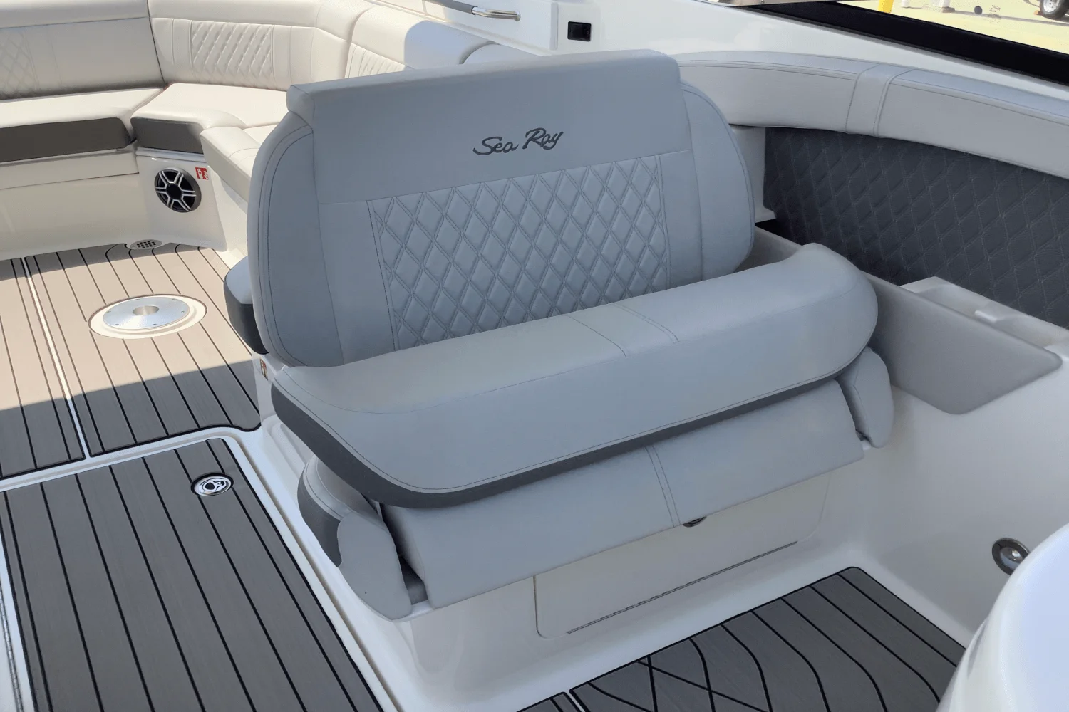 2026 Sea Ray SLX 350 Image Thumbnail #29