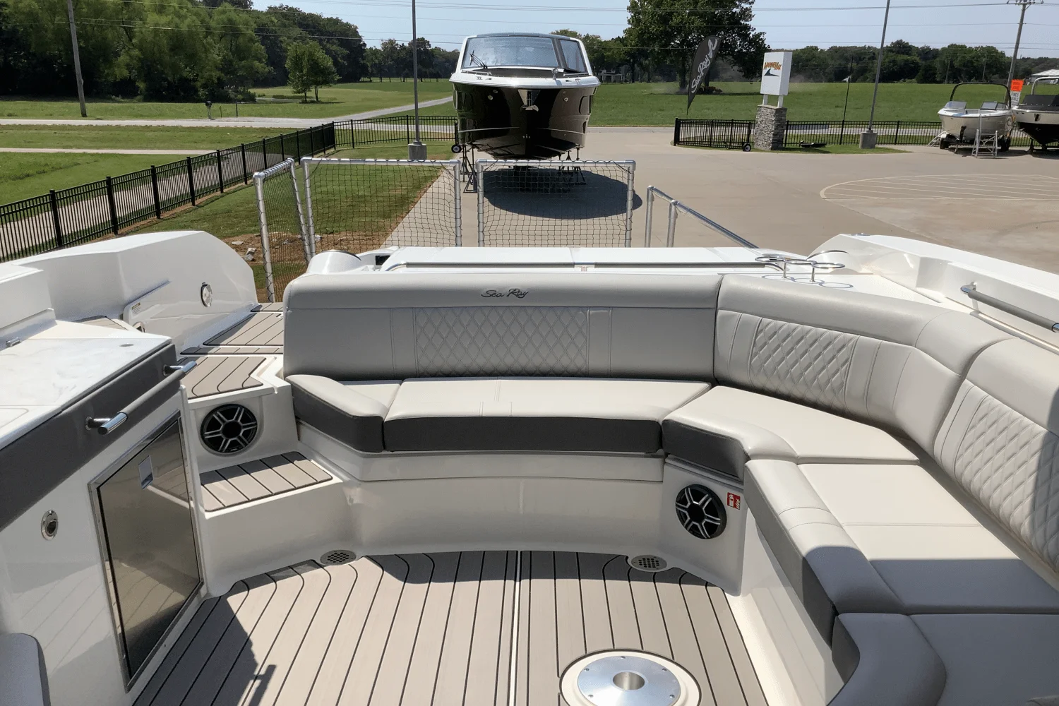 2026 Sea Ray SLX 350 Image Thumbnail #14