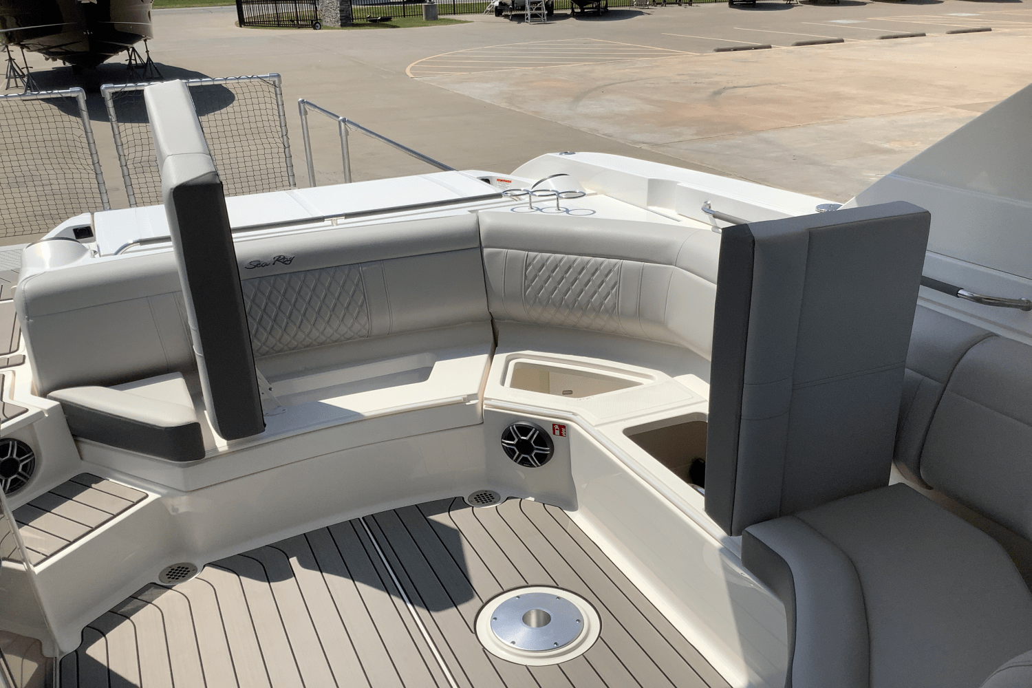 2026 Sea Ray SLX 350 Image Thumbnail #21