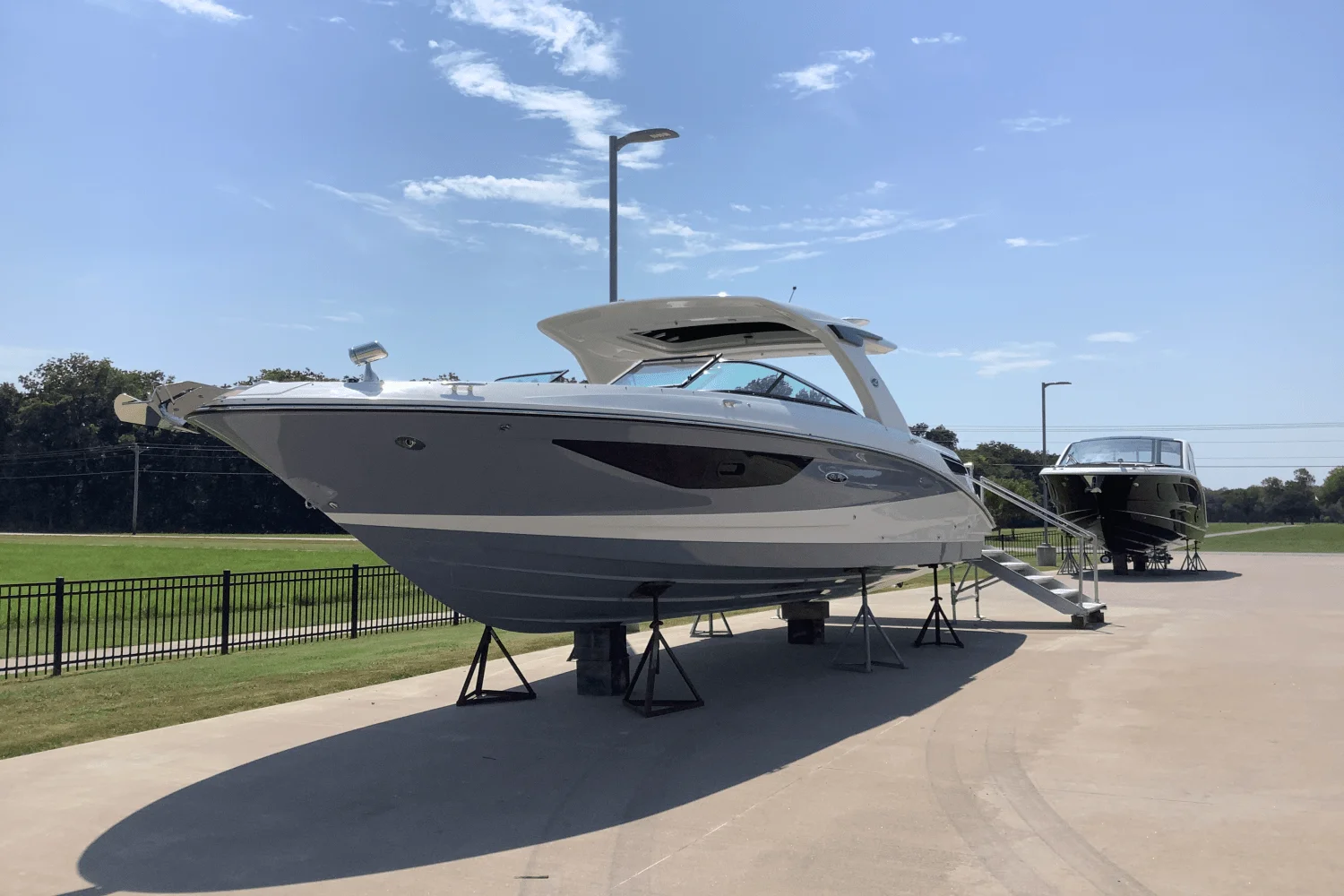 2026 Sea Ray SLX 350 Image Thumbnail #0