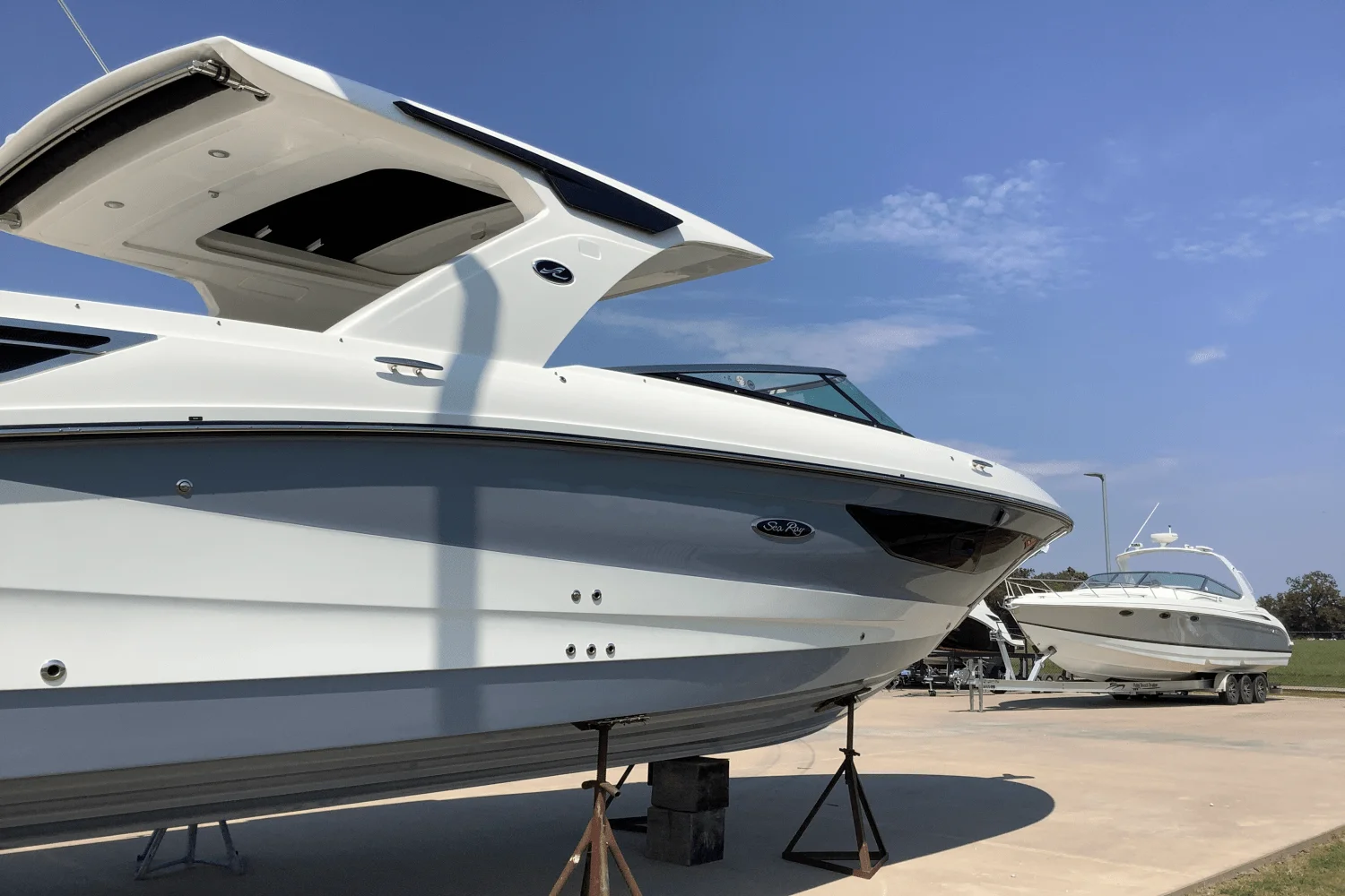 2026 Sea Ray SLX 350 Image Thumbnail #5