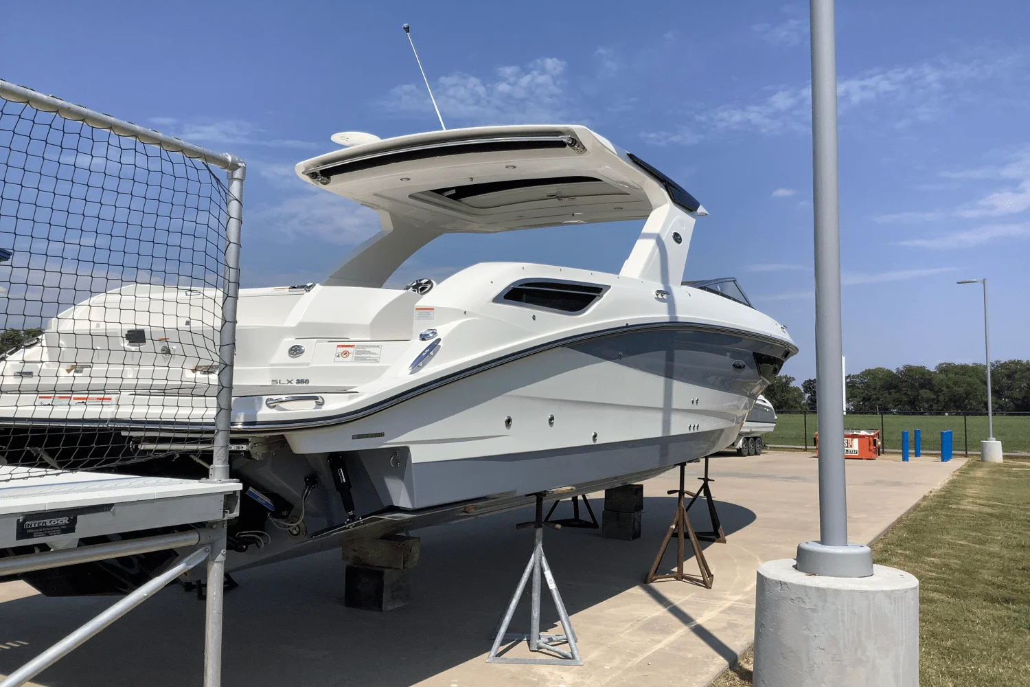 2026 Sea Ray SLX 350 Image Thumbnail #3