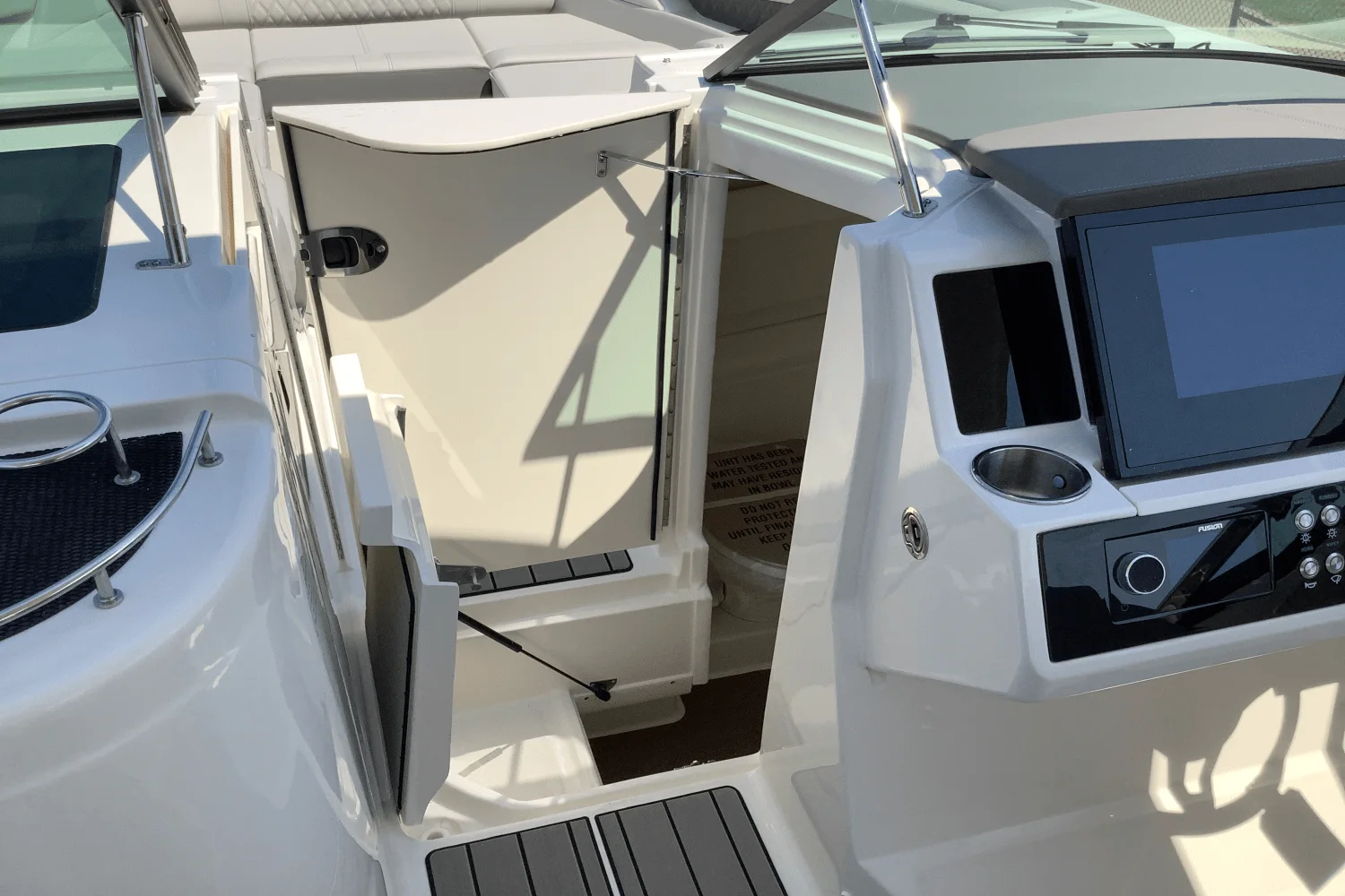 2026 Sea Ray SLX 350 Image Thumbnail #37