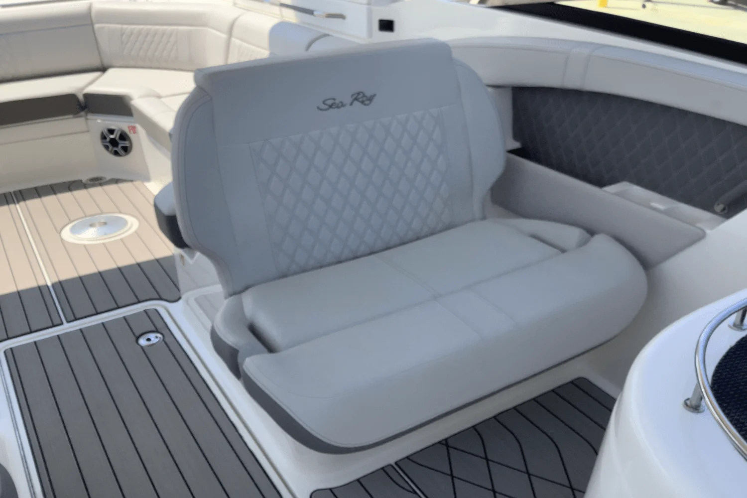 2026 Sea Ray SLX 350 Image Thumbnail #28