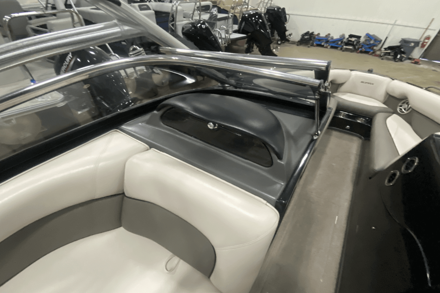 2009 Supra
                                                             24SSV WORLDS EDITION Image Thumbnail #19