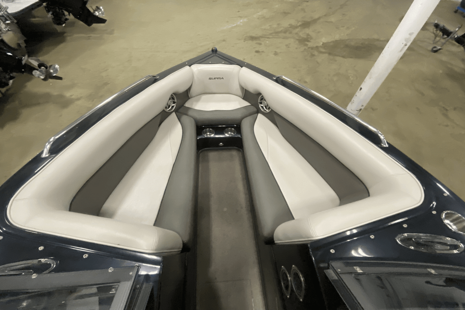 2009 Supra
                                                             24SSV WORLDS EDITION Image Thumbnail #17