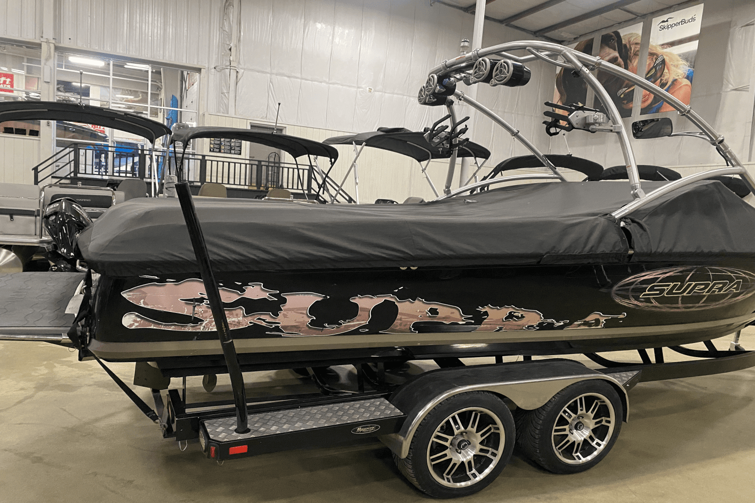 2009 Supra
                                                             24SSV WORLDS EDITION Image Thumbnail #10