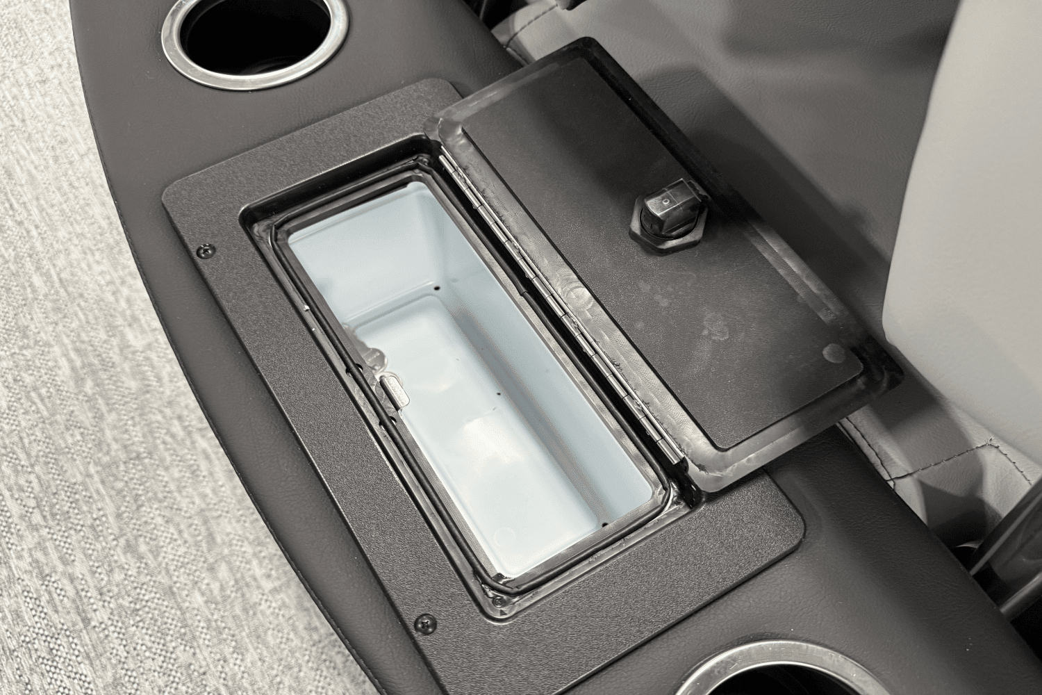 2025 Premier 230 Sunsation Image Thumbnail #35