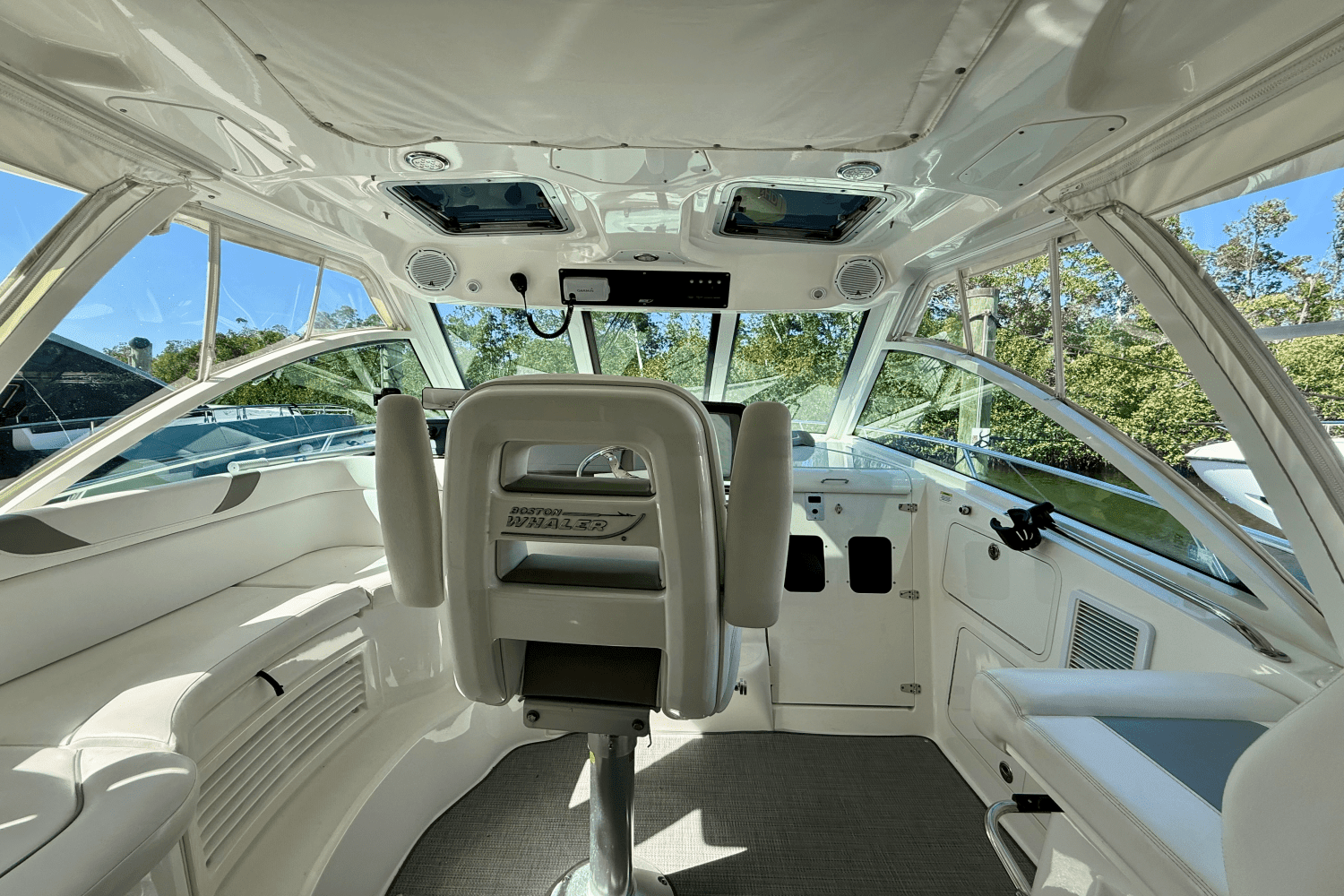 2013 Boston Whaler 345 CONQUEST Image Thumbnail #26