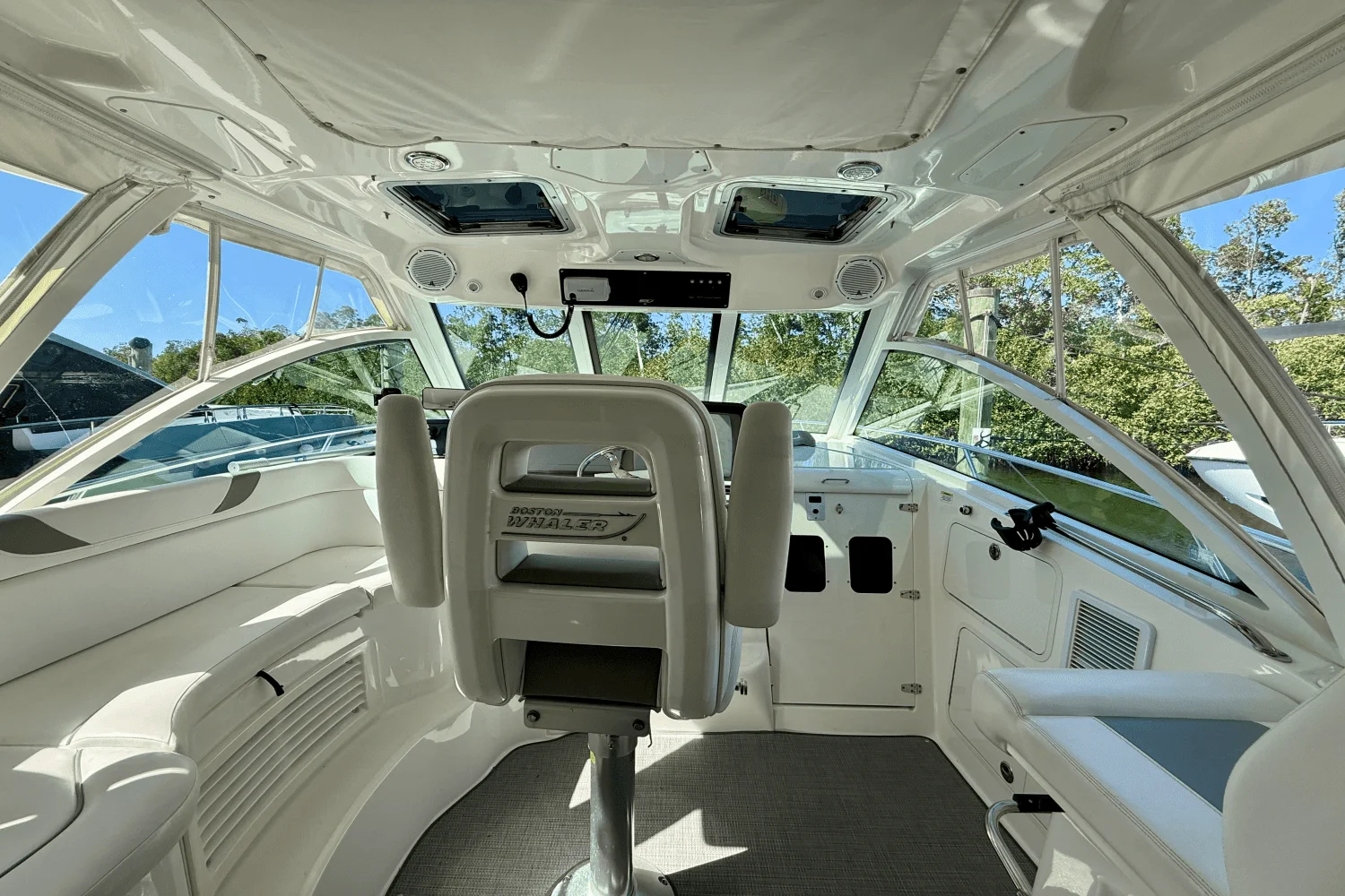 2013 Boston Whaler 345 CONQUEST Image Thumbnail #26