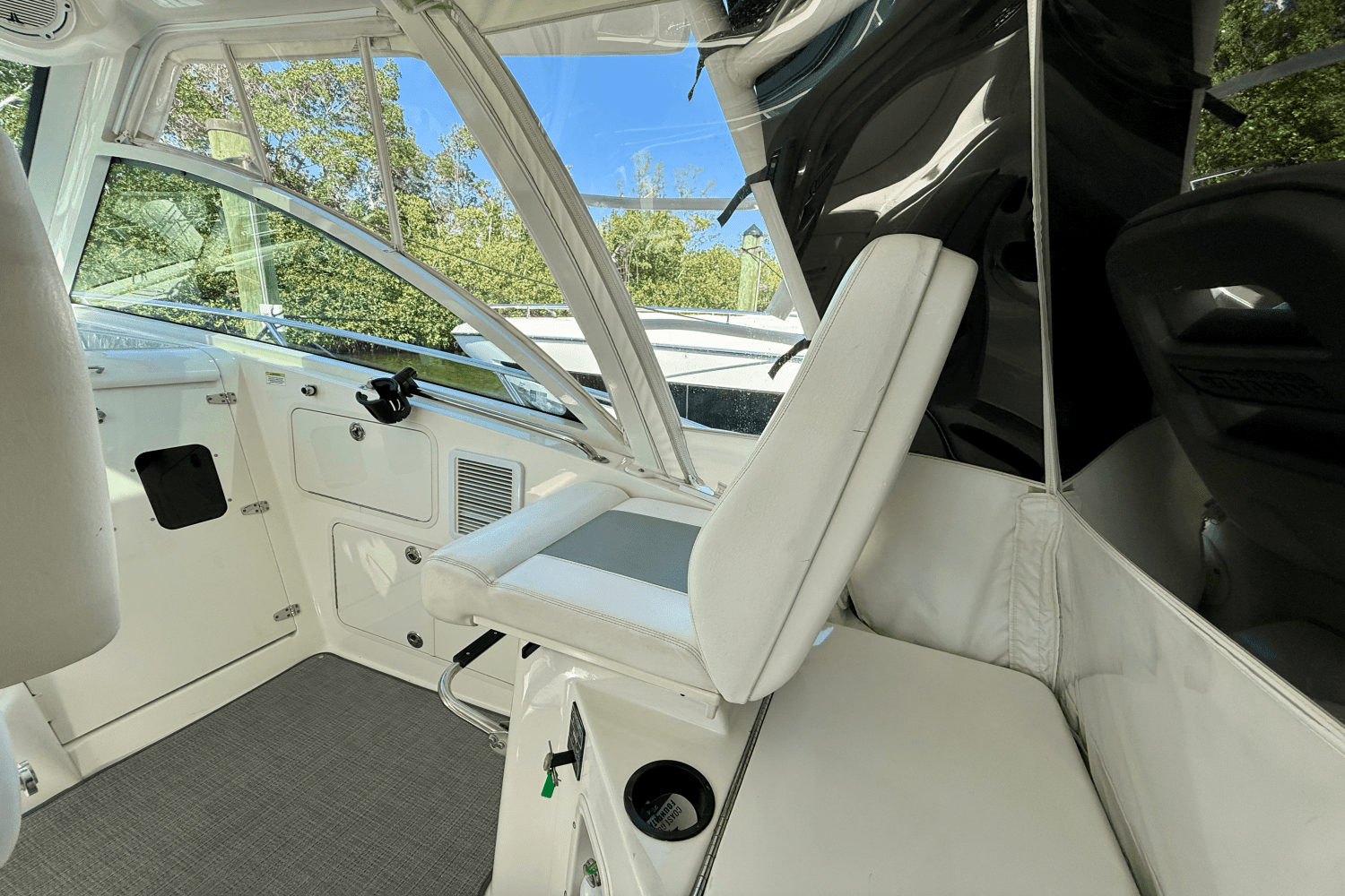 2013 Boston Whaler 345 CONQUEST Image Thumbnail #28