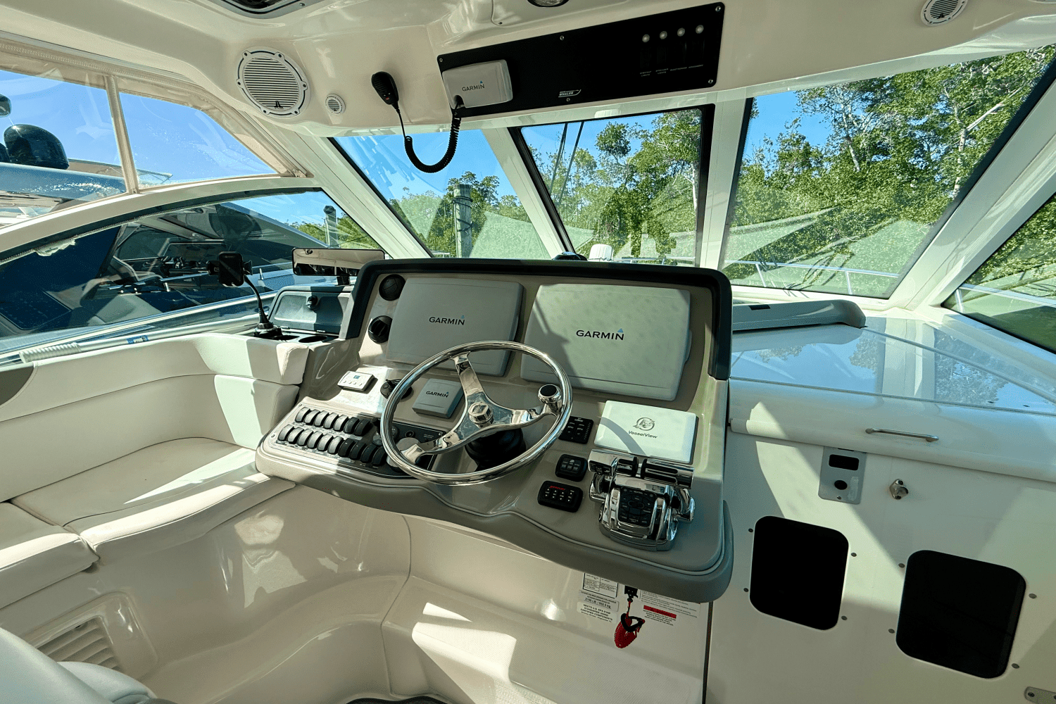 2013 Boston Whaler 345 CONQUEST Image Thumbnail #33