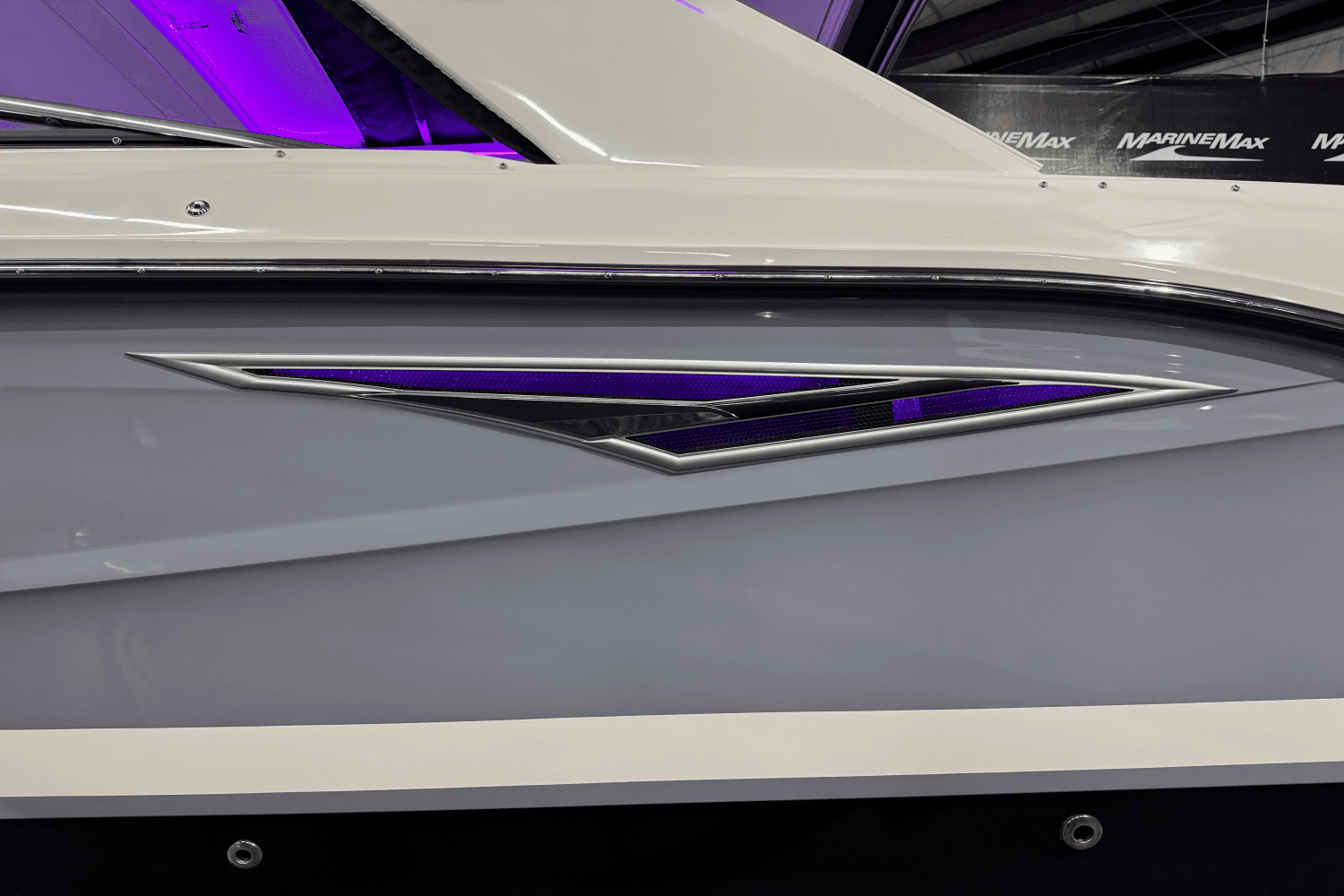 2022 Sea Ray SLX 310 Image Thumbnail #3