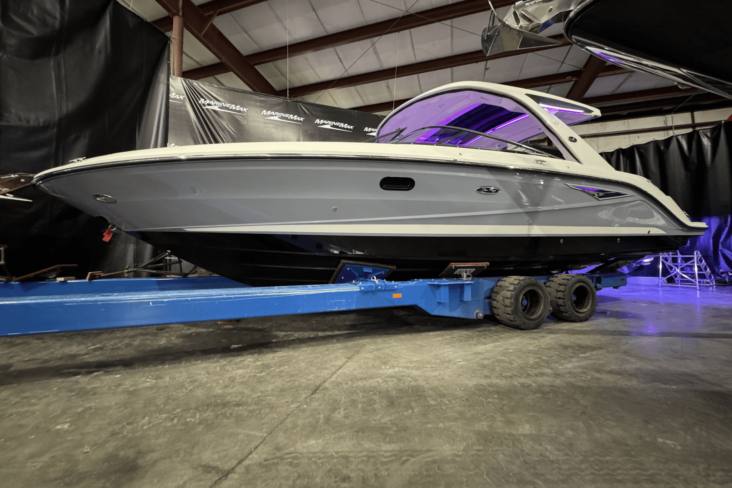 2022 Sea Ray SLX 310 Image Thumbnail #2