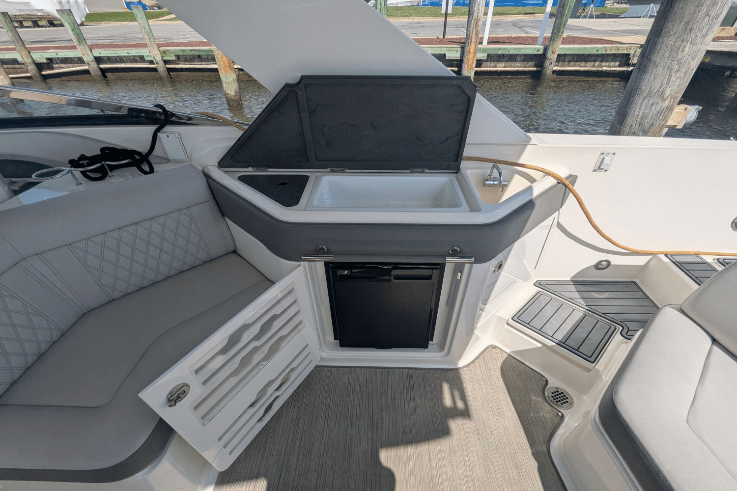 2021 Sea Ray 310 SLX OUTBOARD Image Thumbnail #14